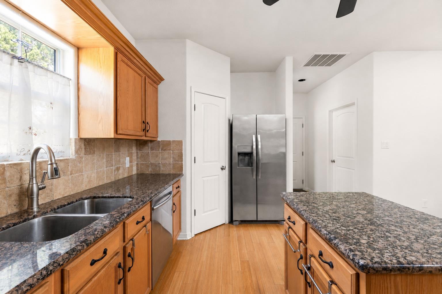 204 Deer Creek CIR