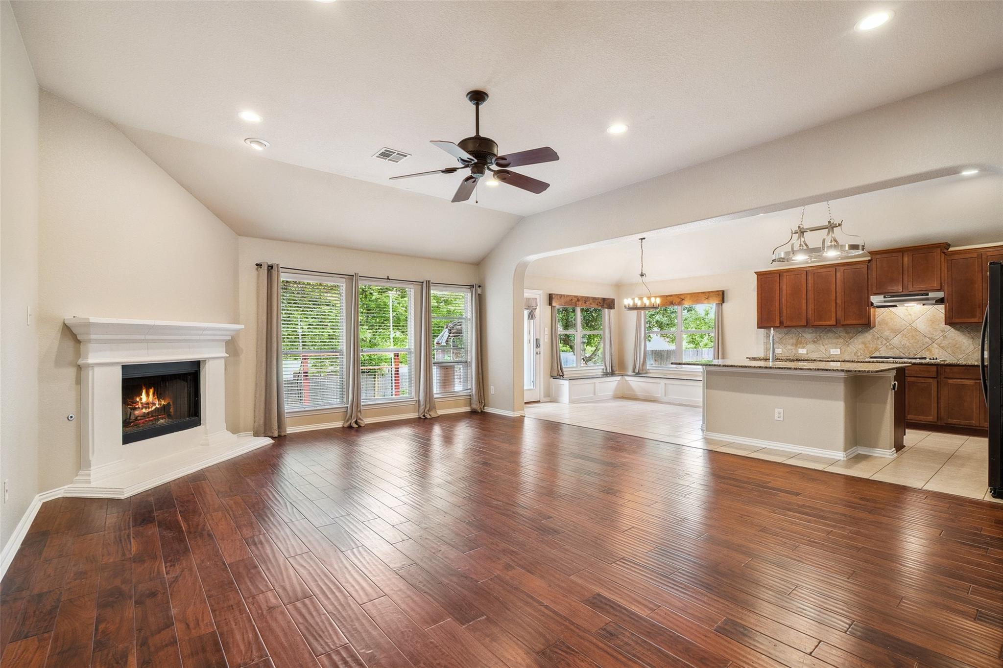 1124 Dyer Creek PL