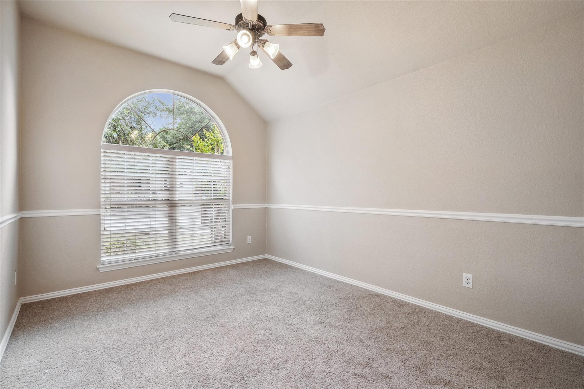 1124 Dyer Creek PL