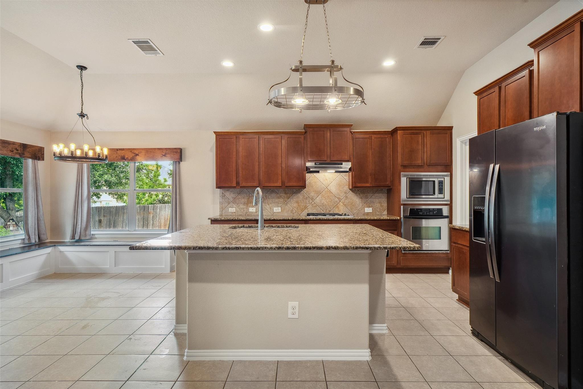 1124 Dyer Creek PL