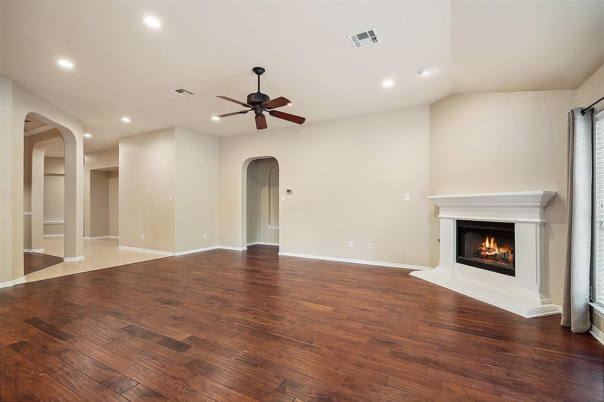 1124 Dyer Creek PL