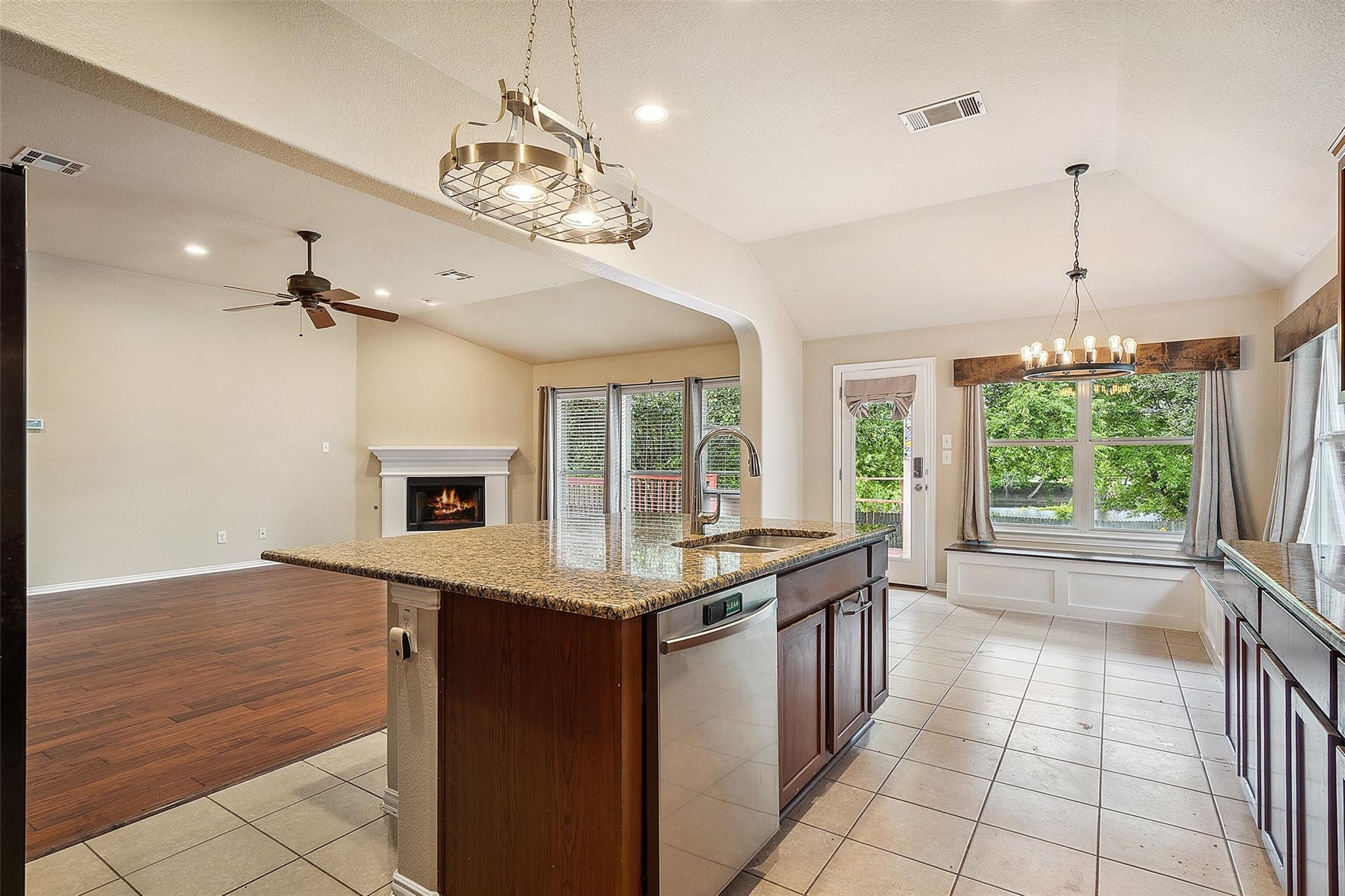 1124 Dyer Creek PL