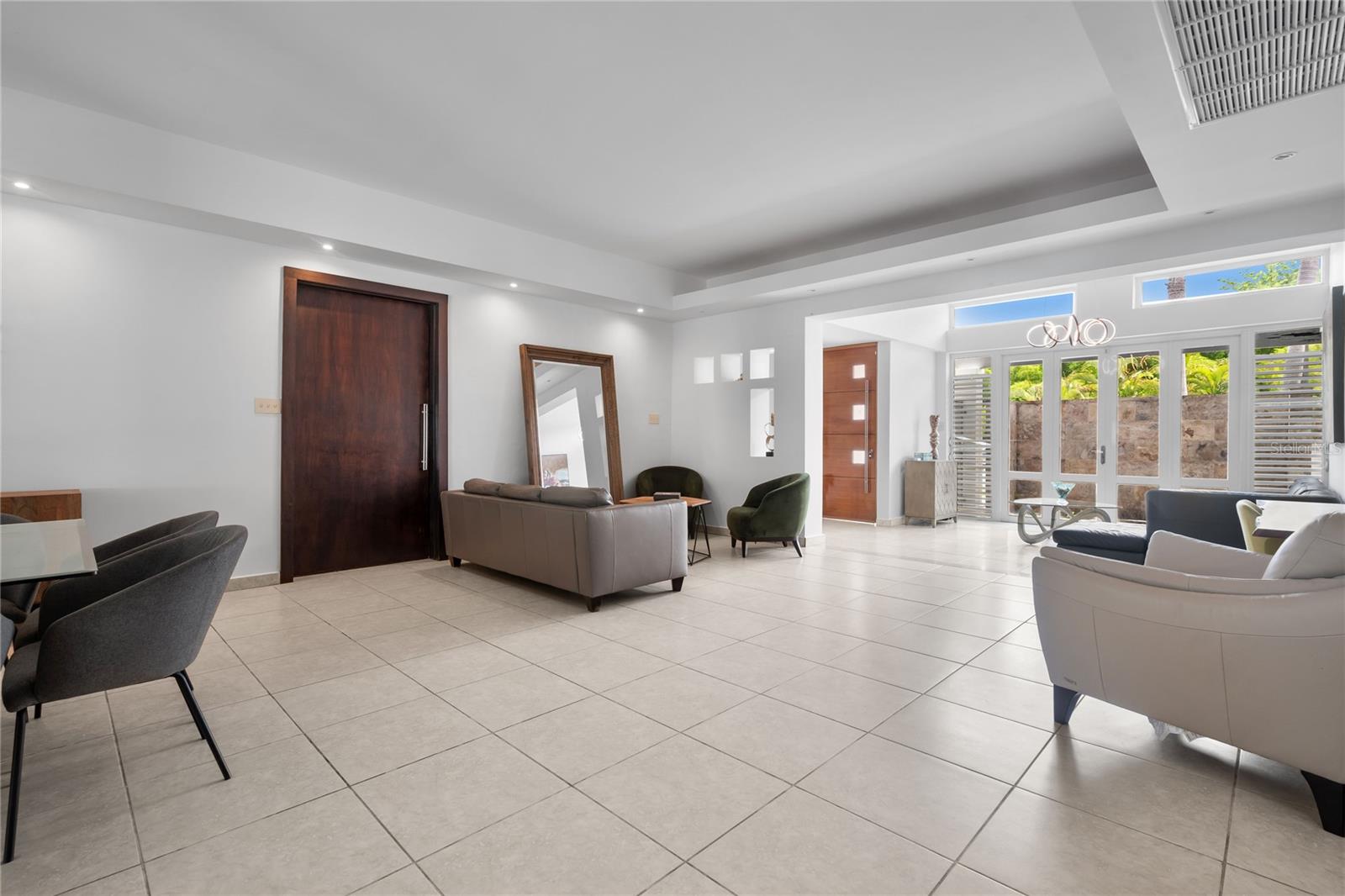 4TH ST. VILLA MERCEDES II #F5