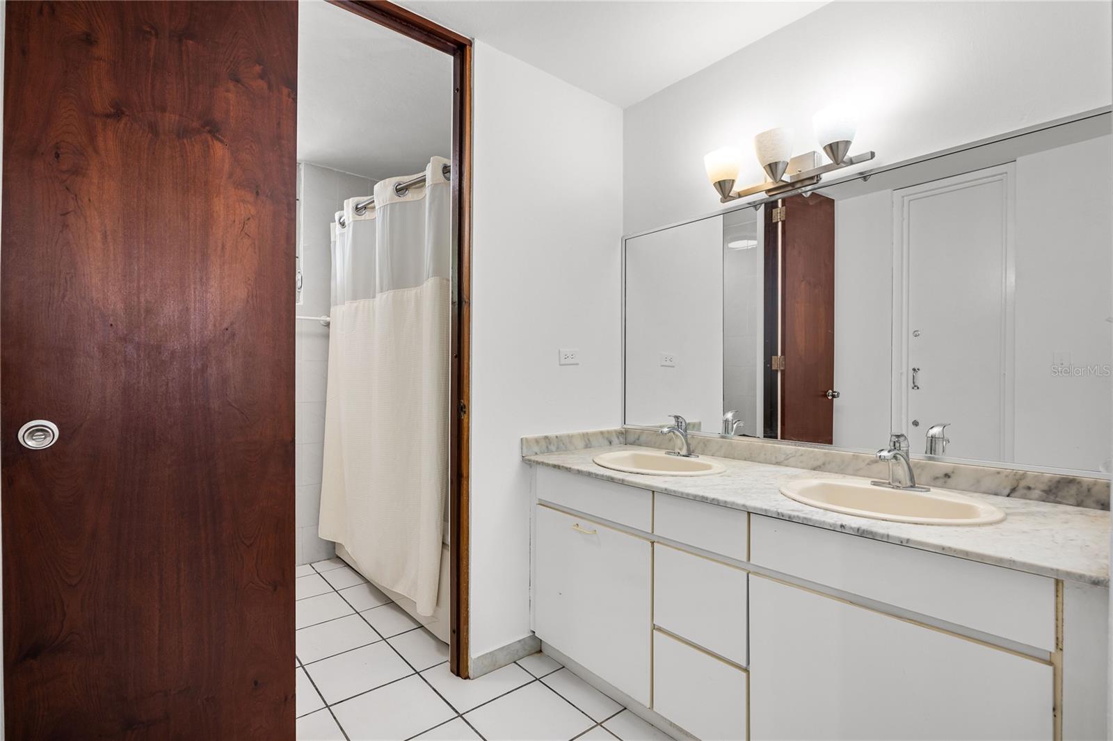 1 Street PASEO MAYOR #E-19