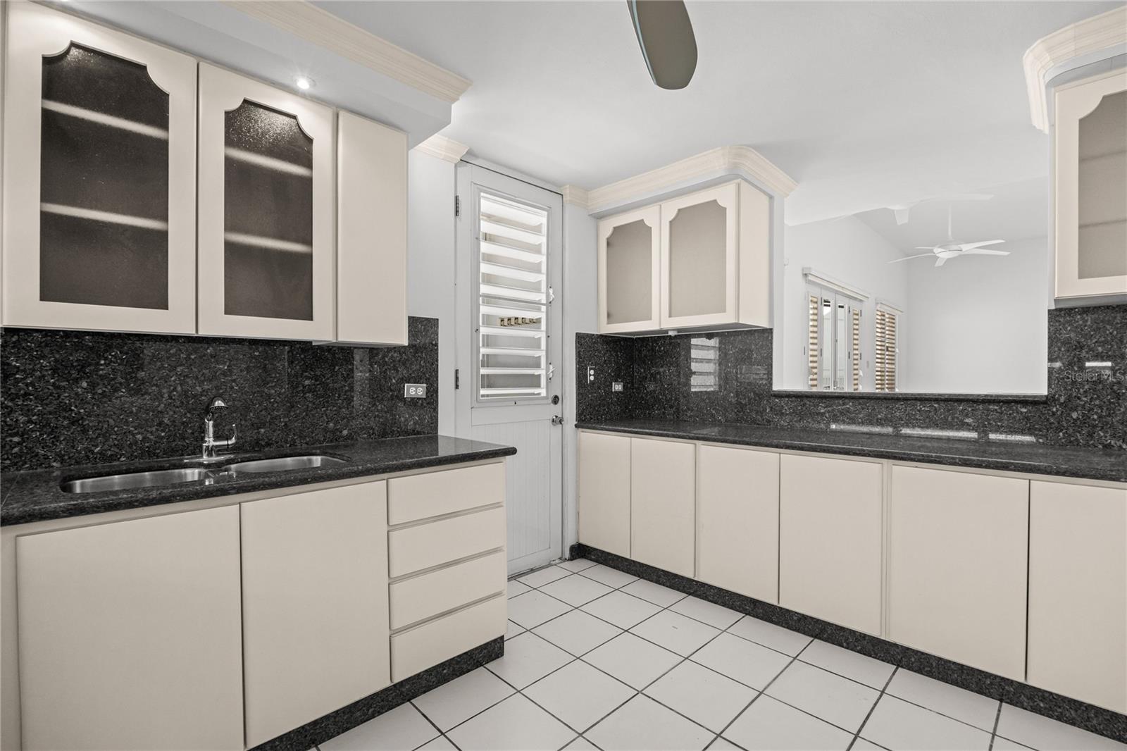 1 Street PASEO MAYOR #E-19