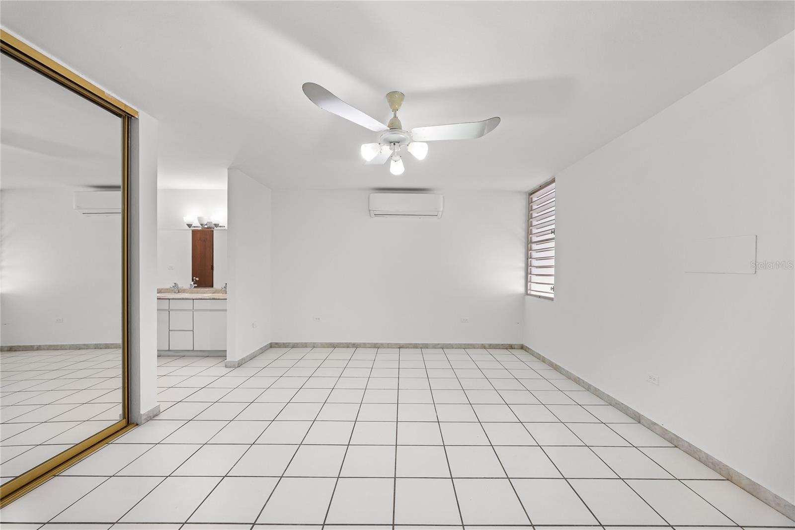 1 Street PASEO MAYOR #E-19