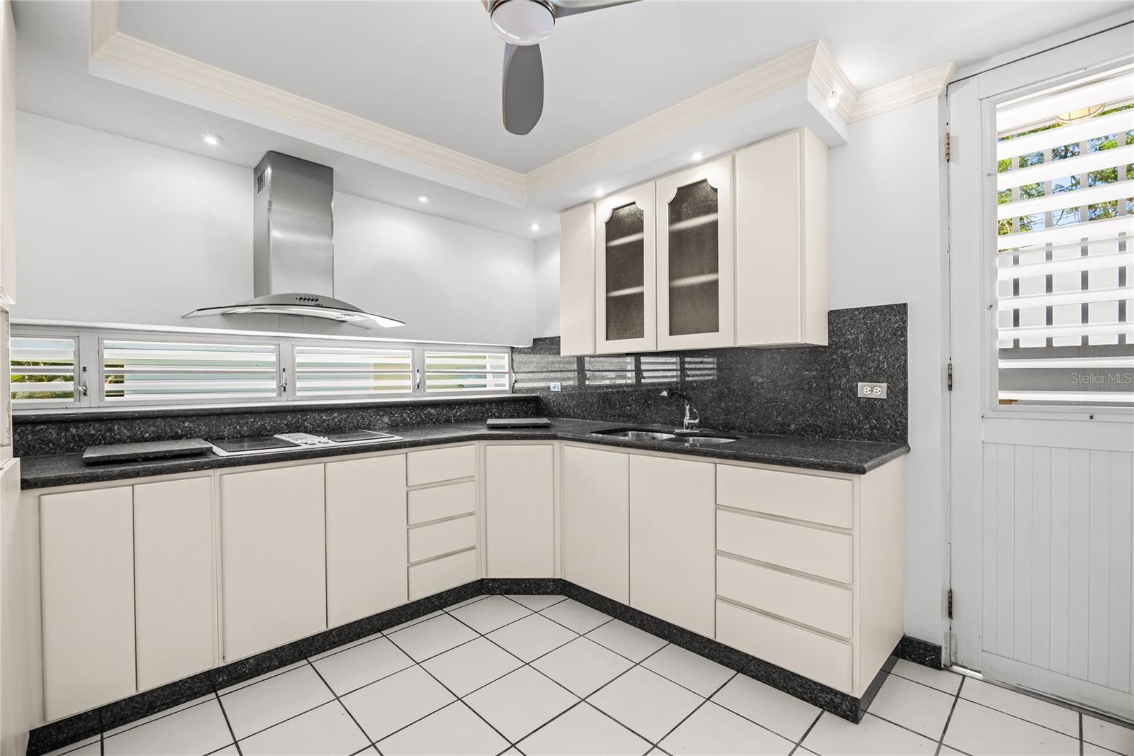 1 Street PASEO MAYOR #E-19