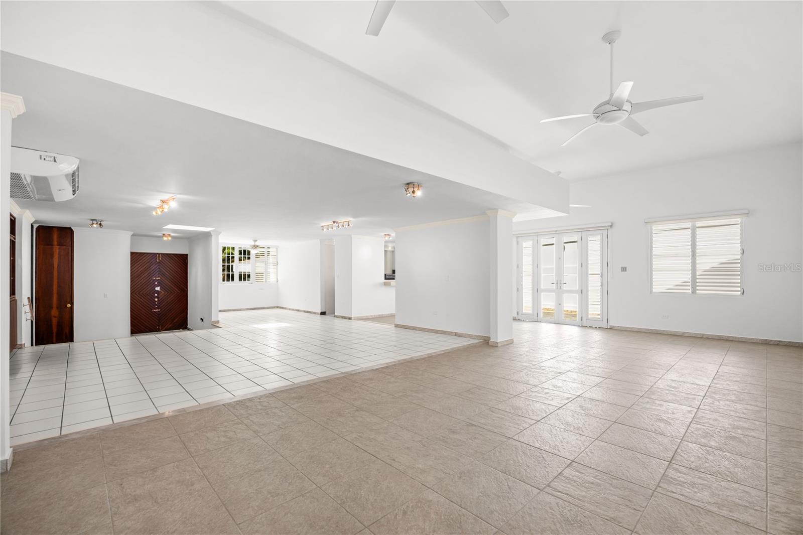 1 Street PASEO MAYOR #E-19