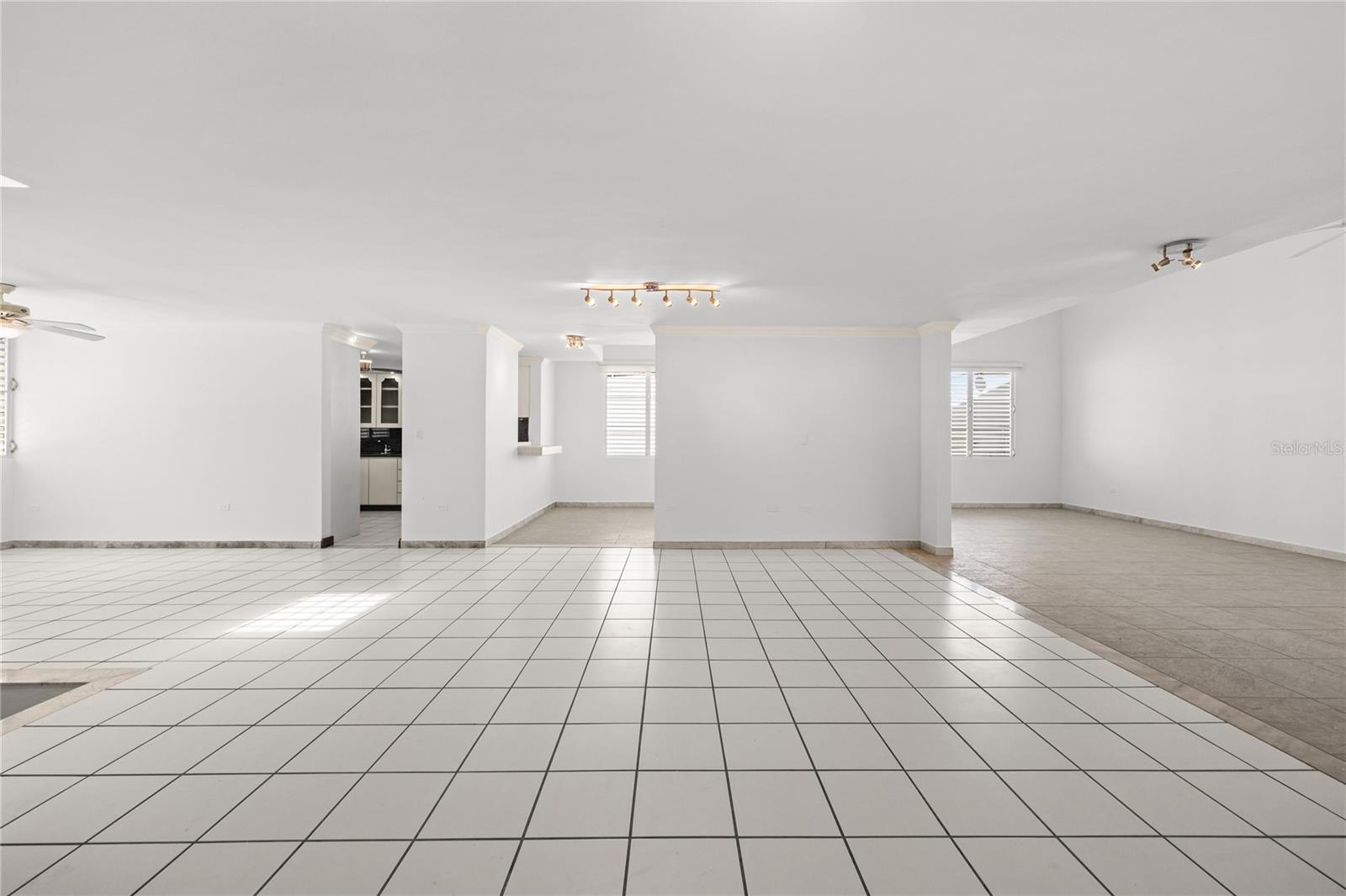 1 Street PASEO MAYOR #E-19