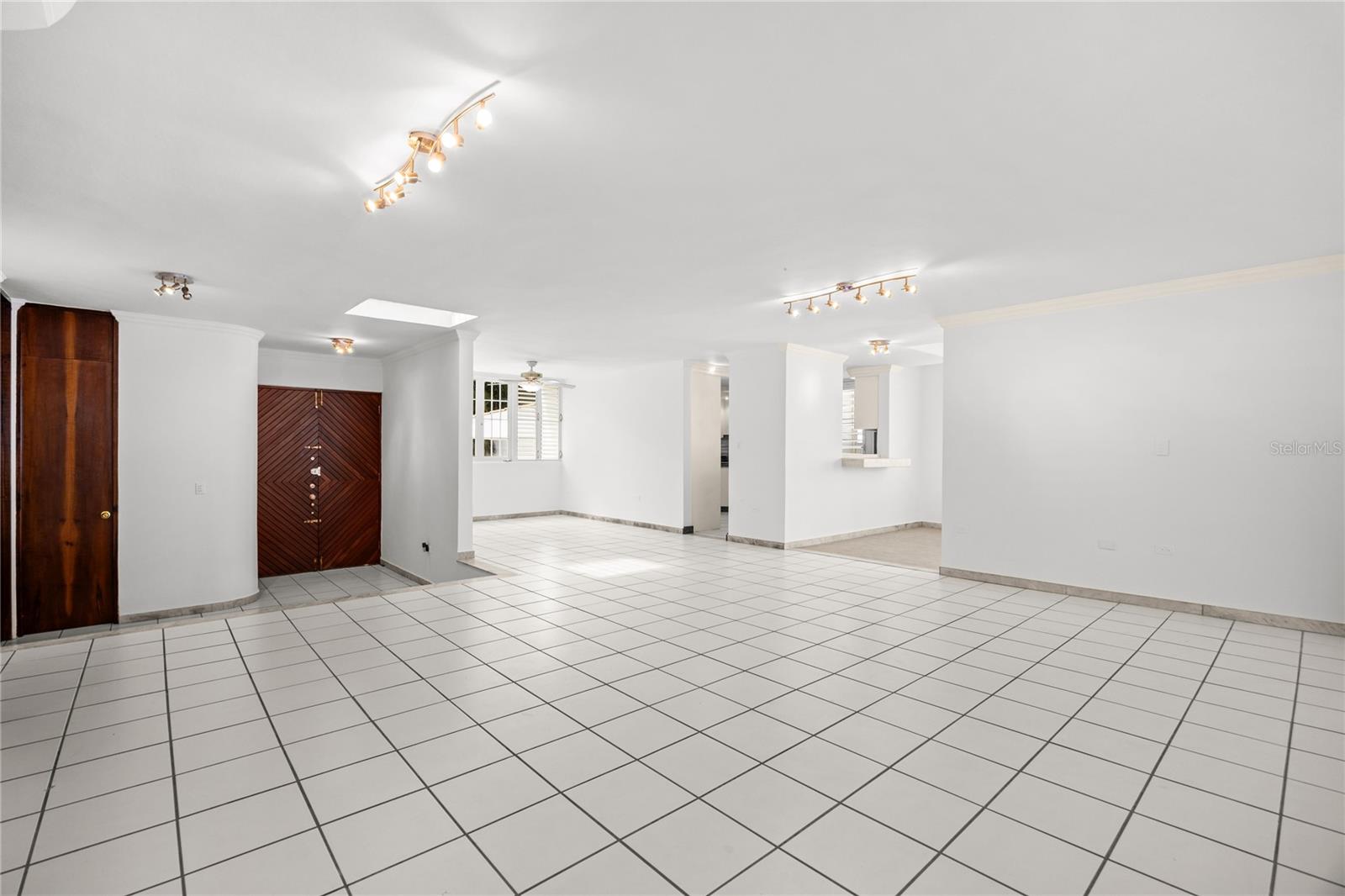 1 Street PASEO MAYOR #E-19