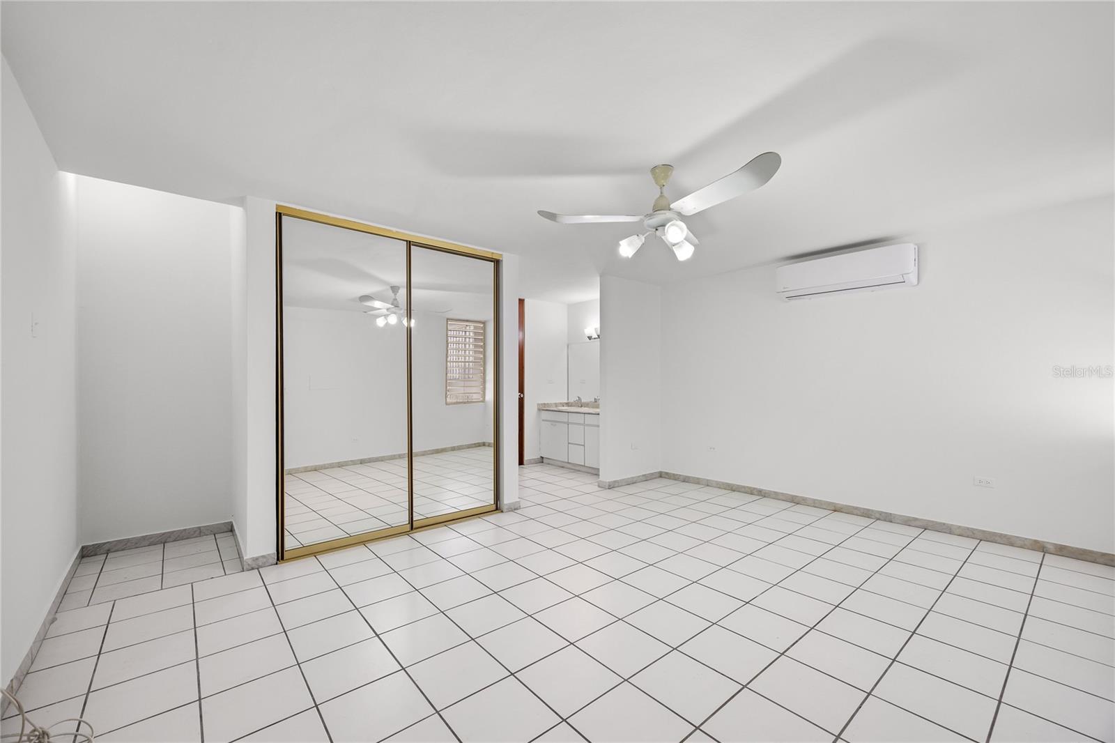 1 Street PASEO MAYOR #E-19