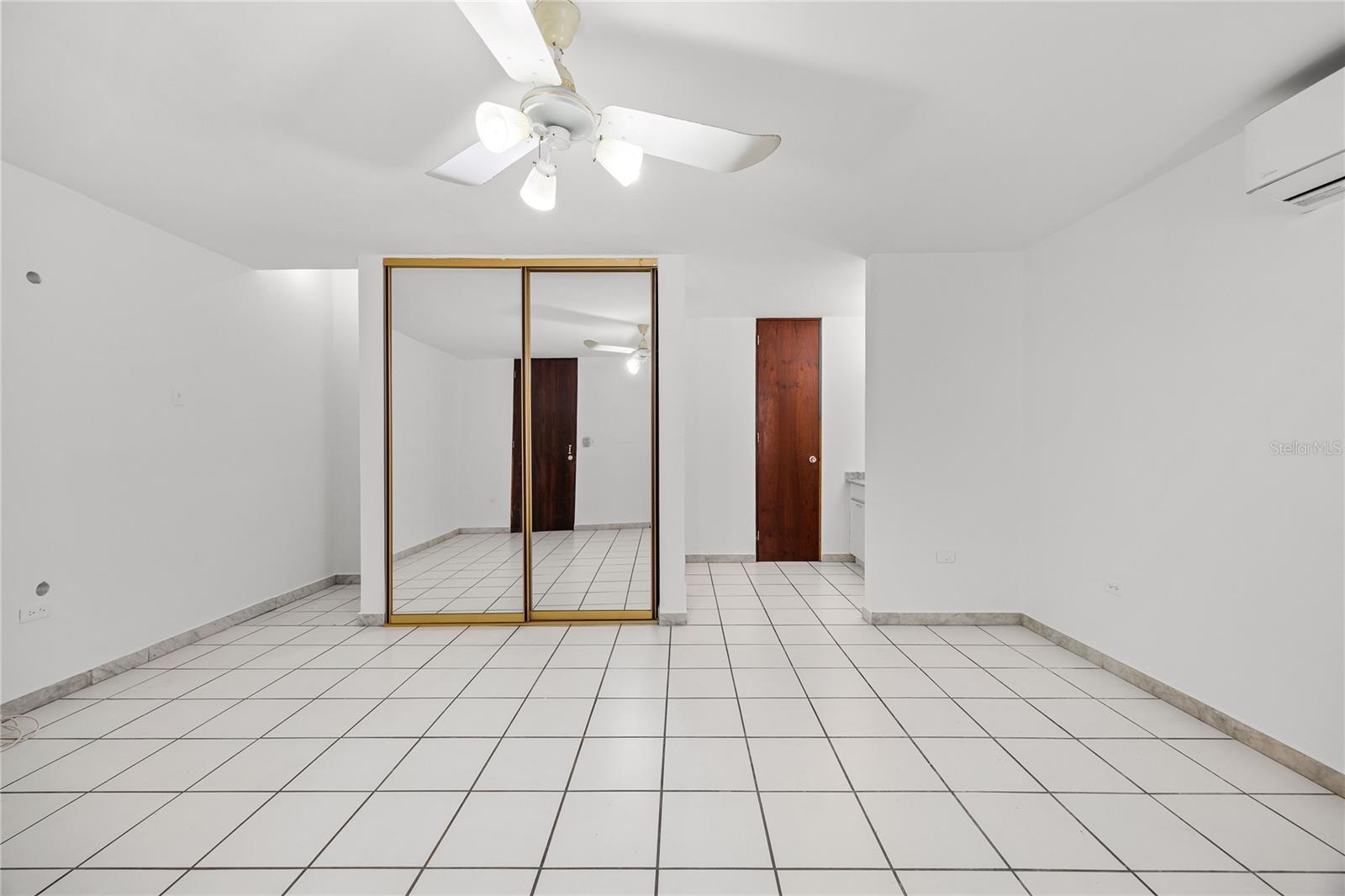 1 Street PASEO MAYOR #E-19