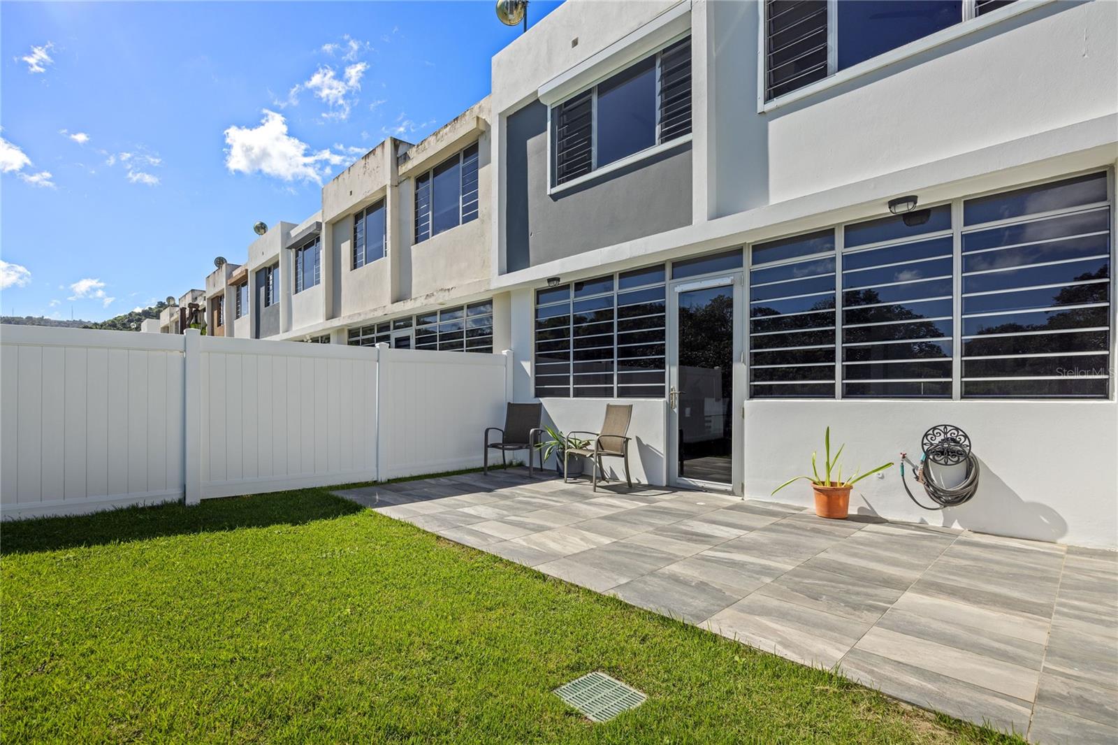 11 MONT REAL ST. #14