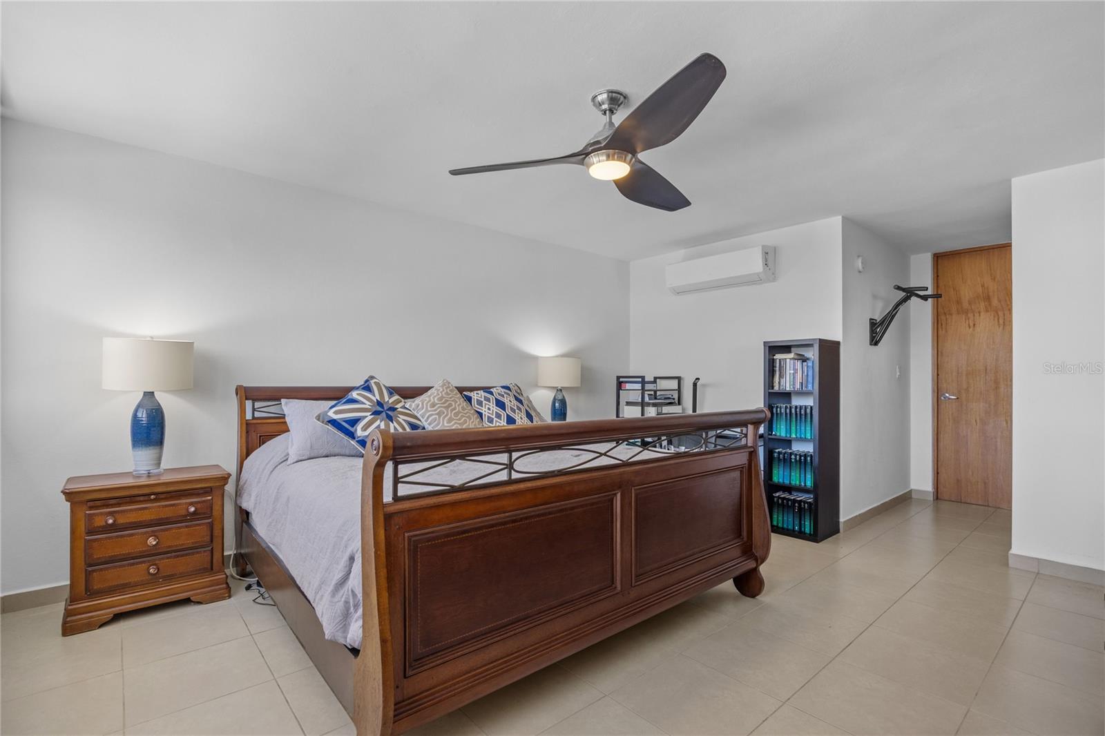 11 MONT REAL ST. #14