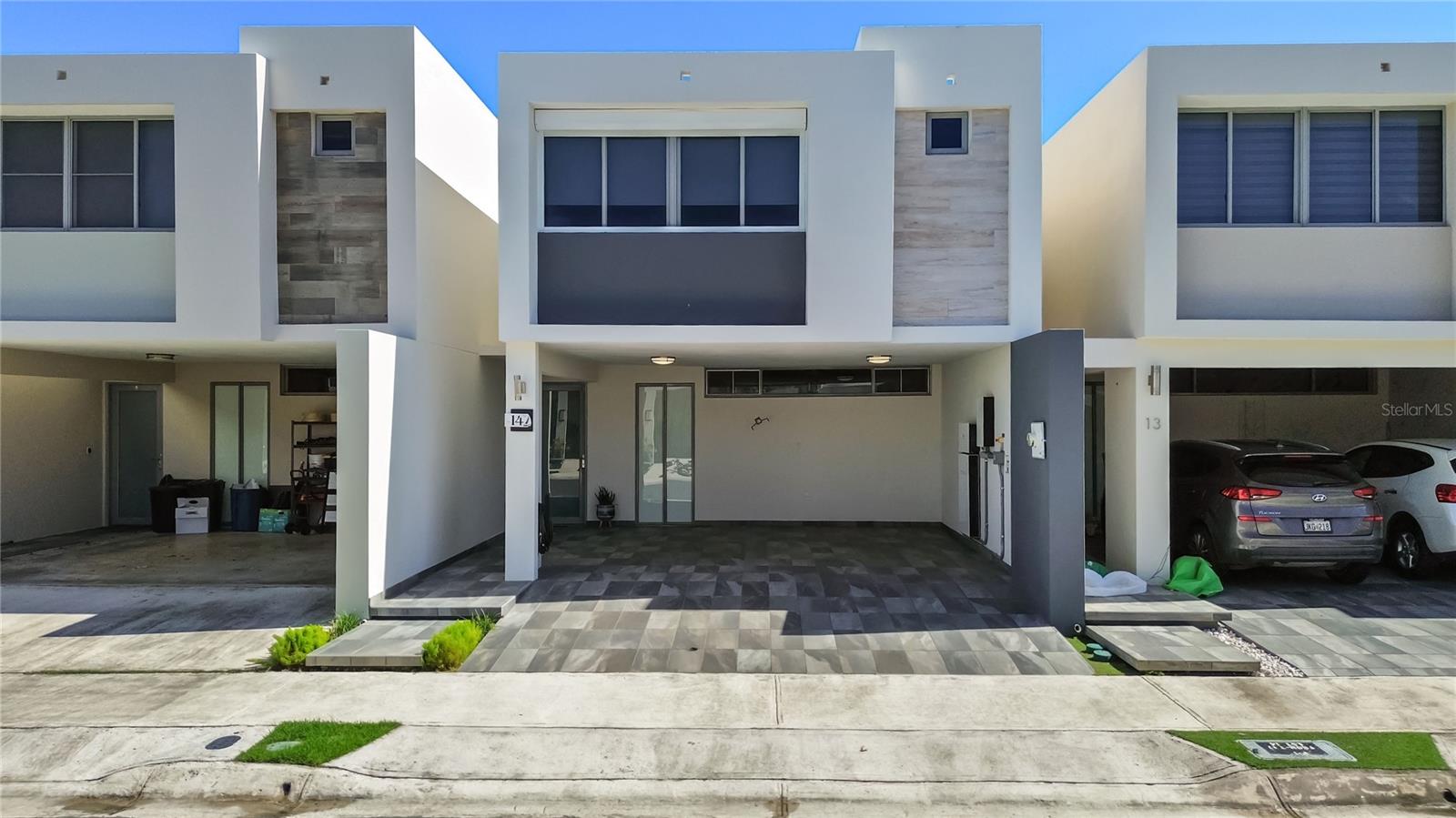 11 MONT REAL ST. #14