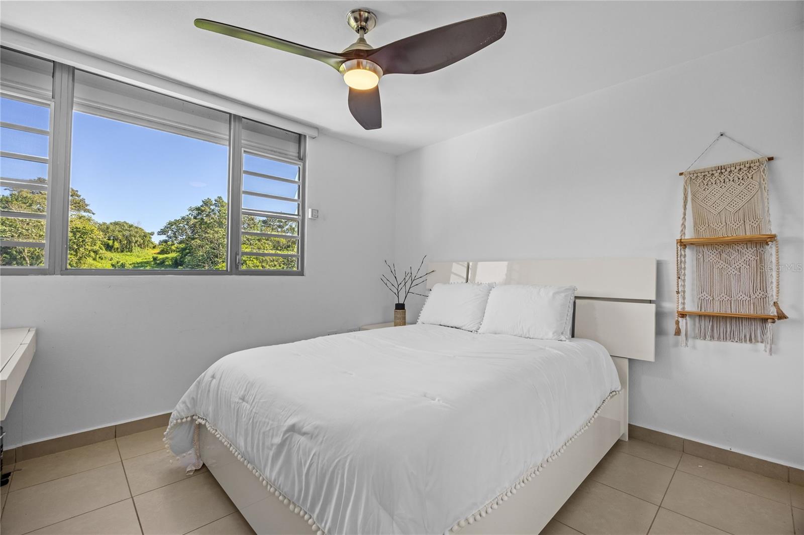 11 MONT REAL ST. #14