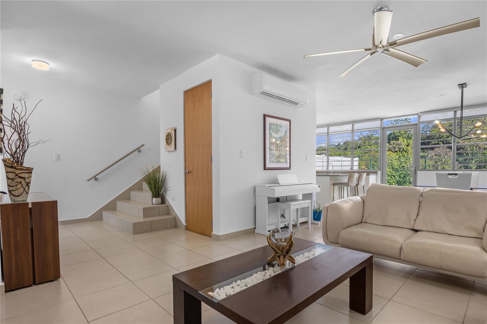 11 MONT REAL ST. #14