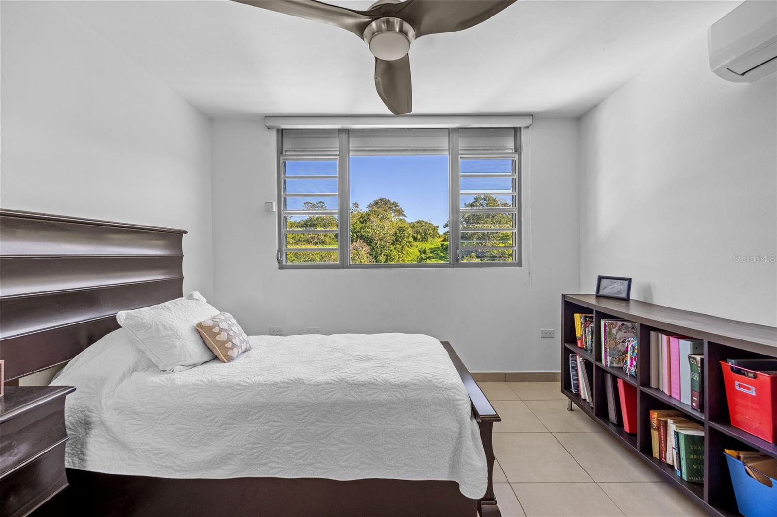 11 MONT REAL ST. #14