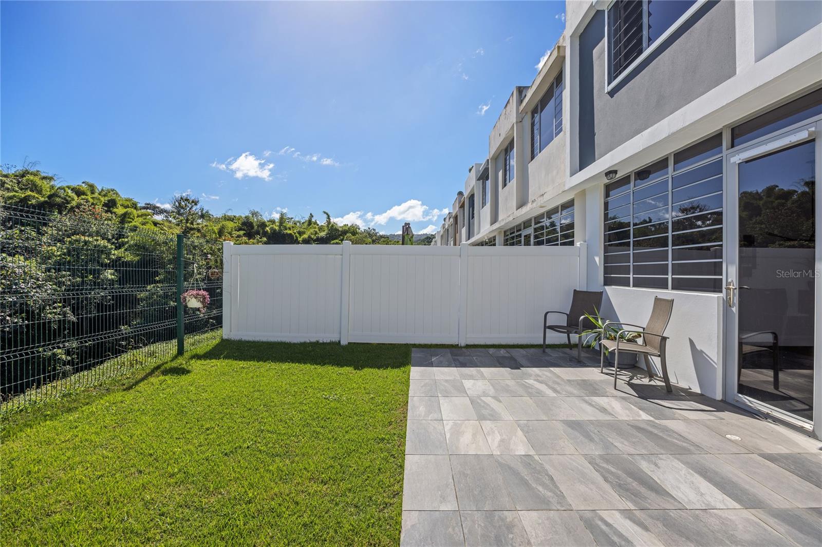 11 MONT REAL ST. #14