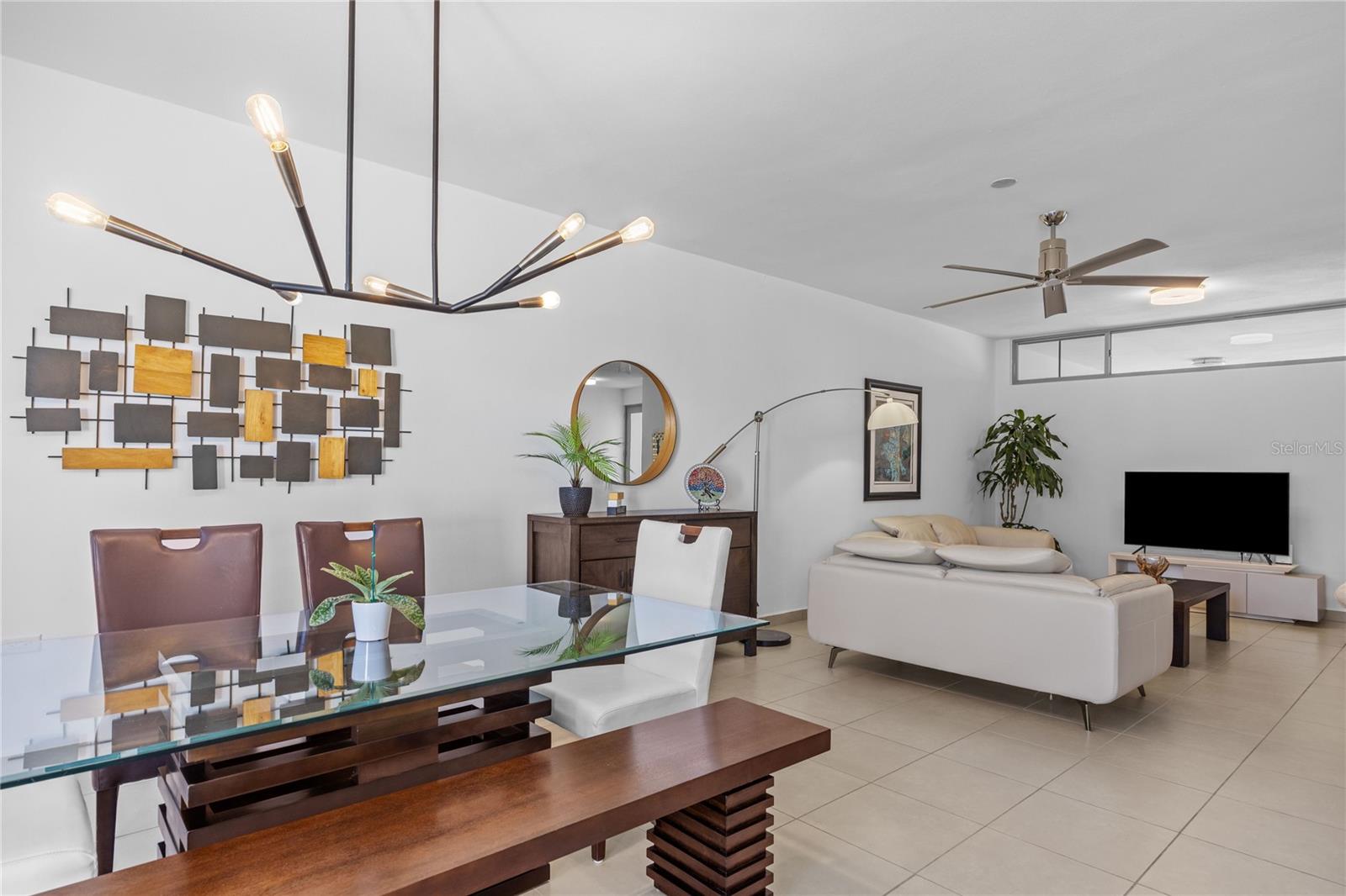 11 MONT REAL ST. #14