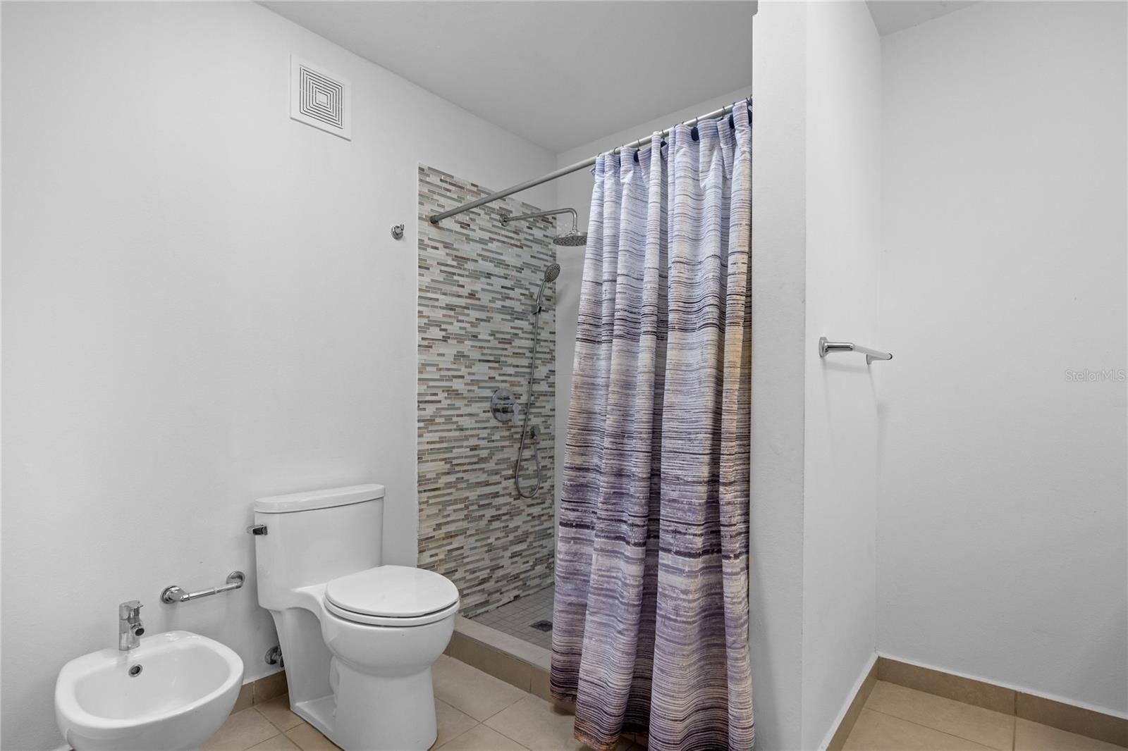 11 MONT REAL ST. #14