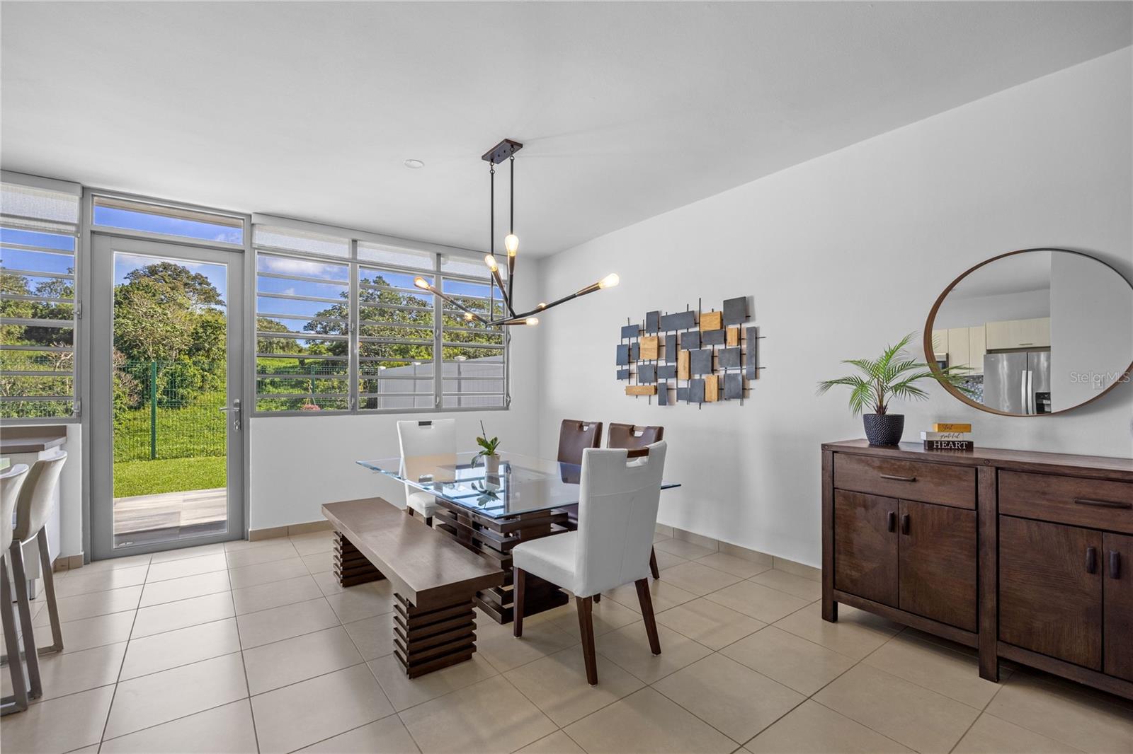 11 MONT REAL ST. #14