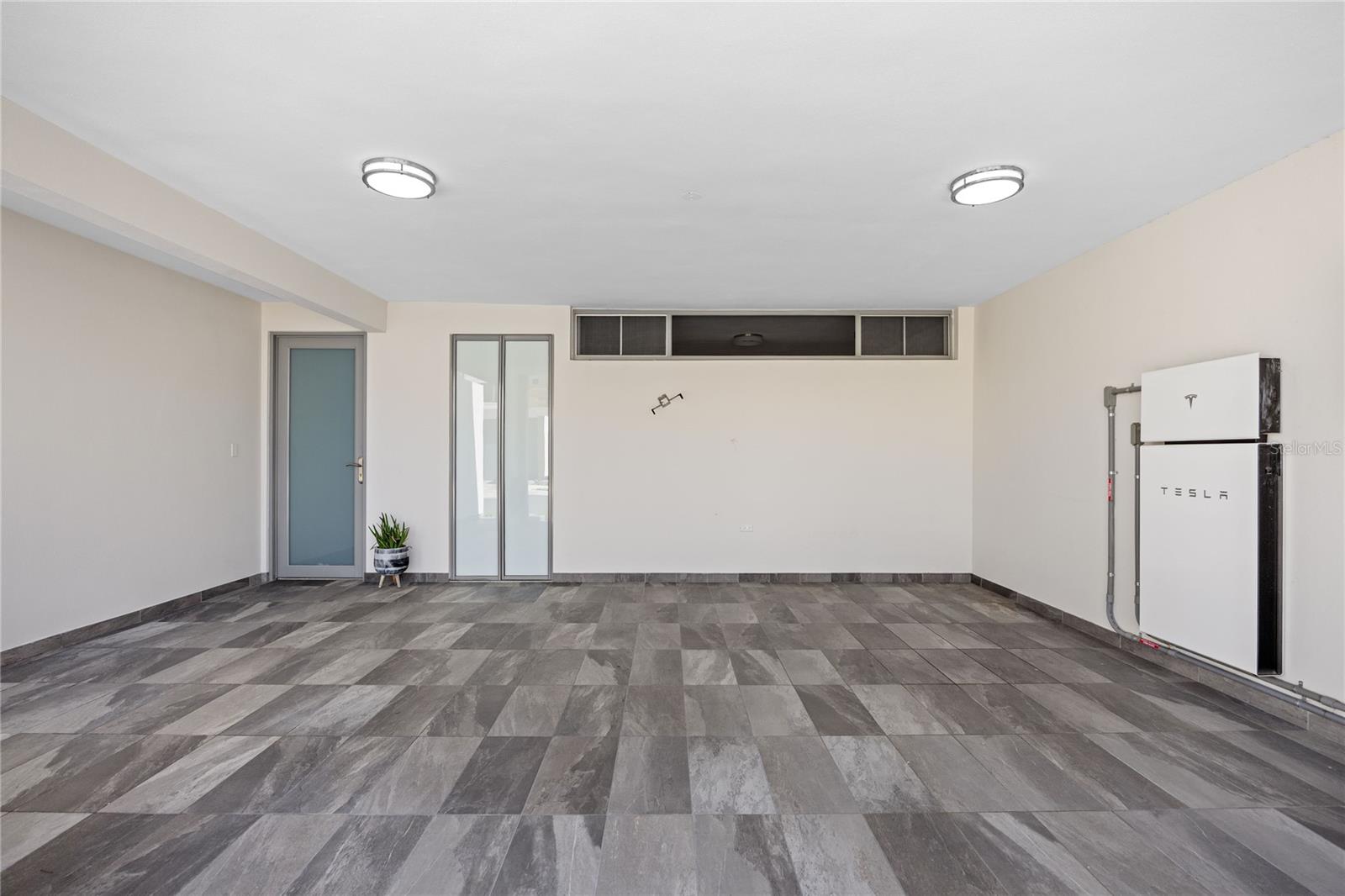 11 MONT REAL ST. #14