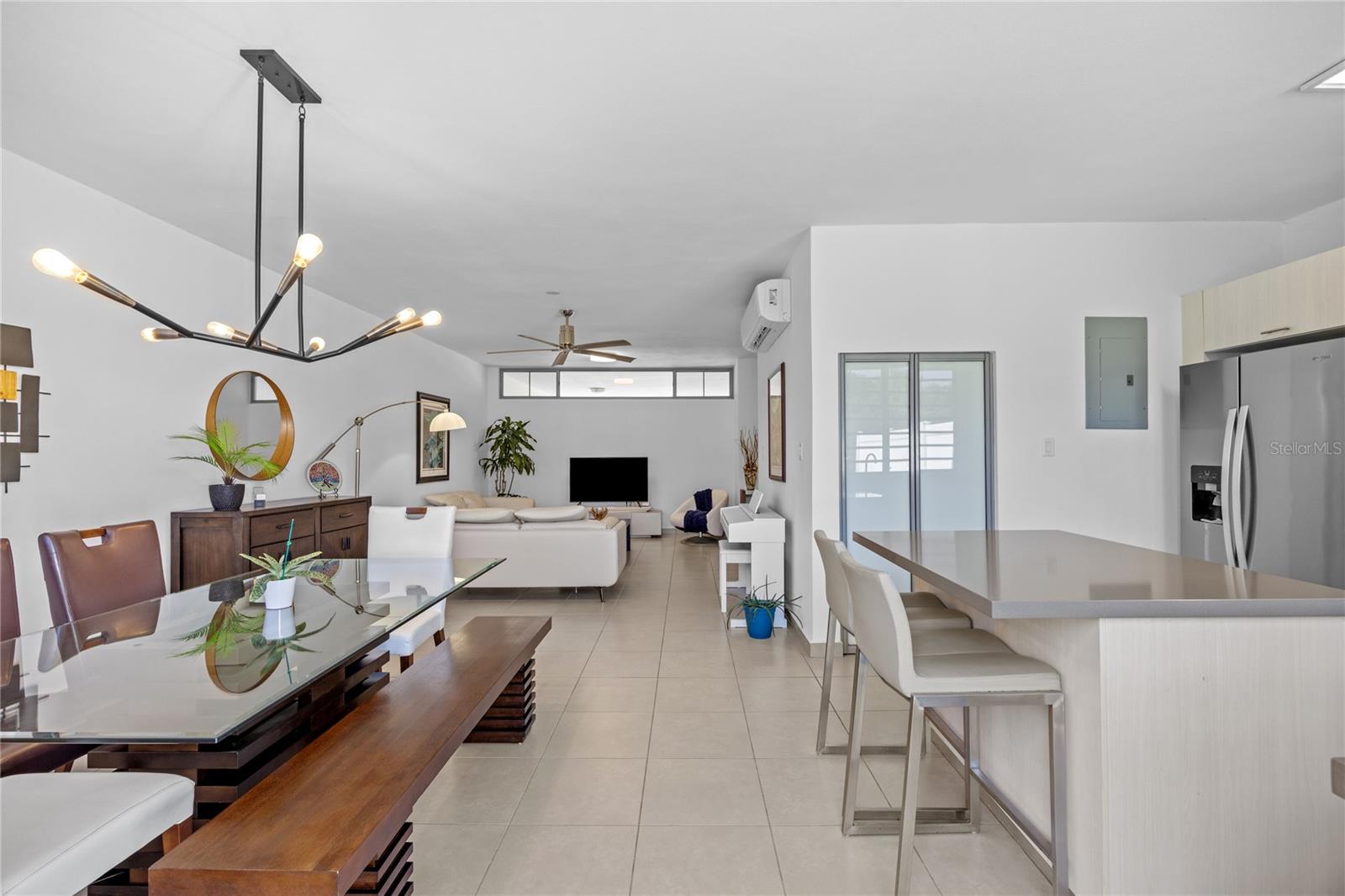 11 MONT REAL ST. #14