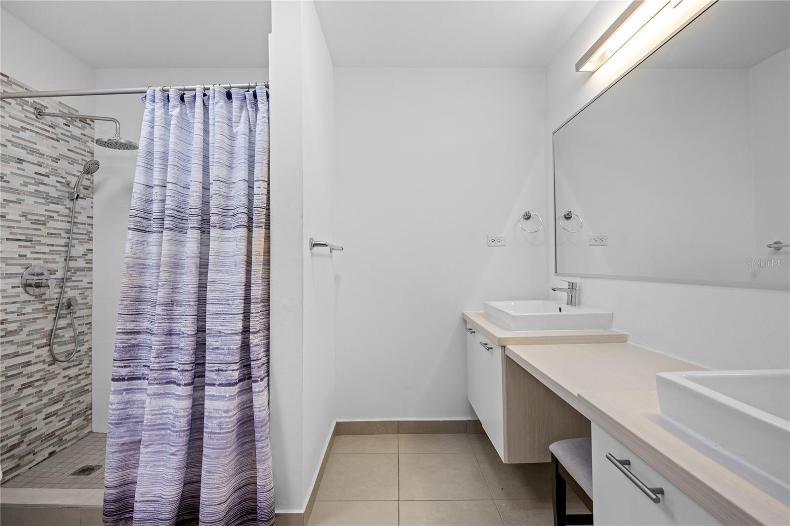 11 MONT REAL ST. #14