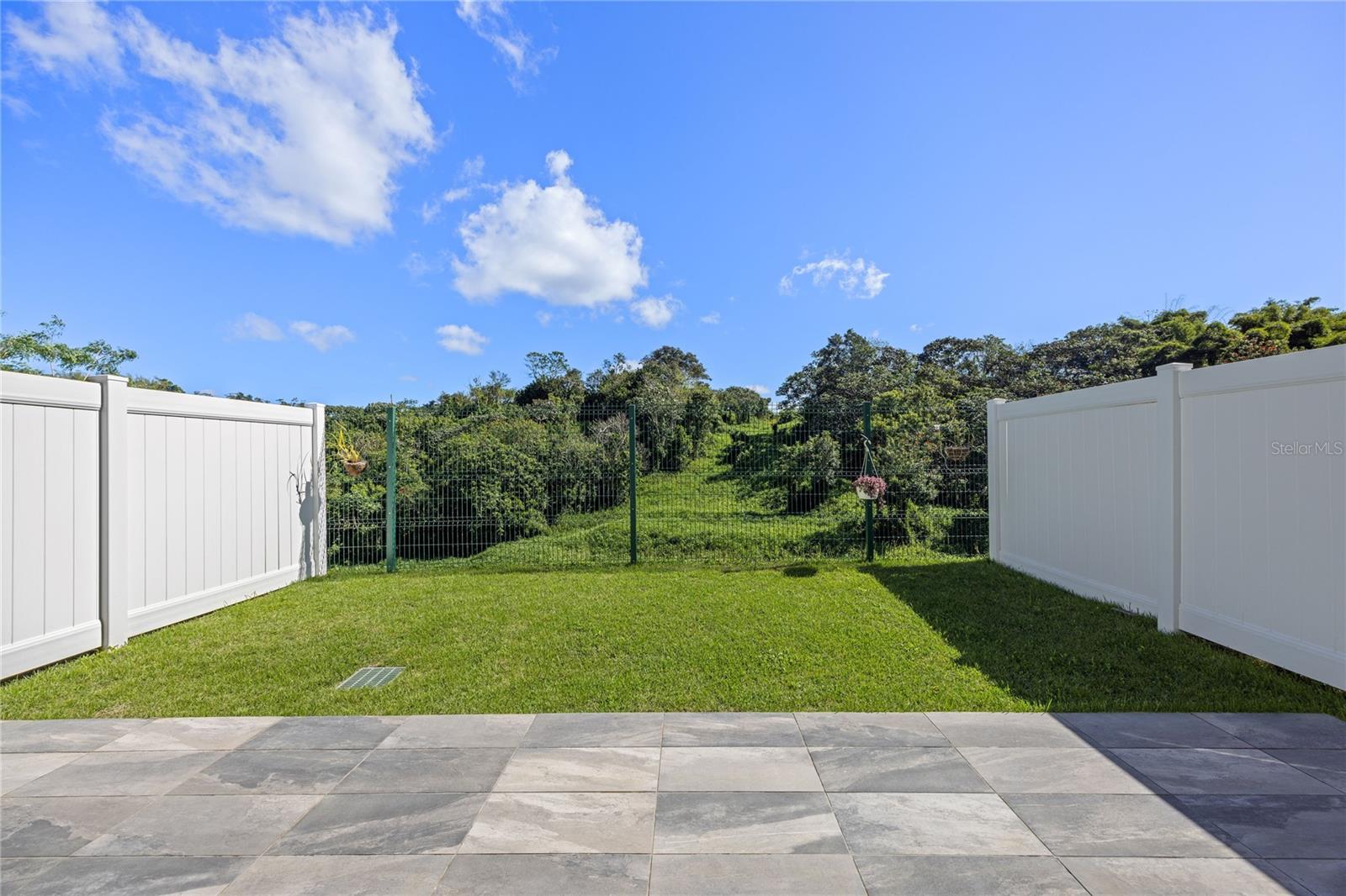 11 MONT REAL ST. #14