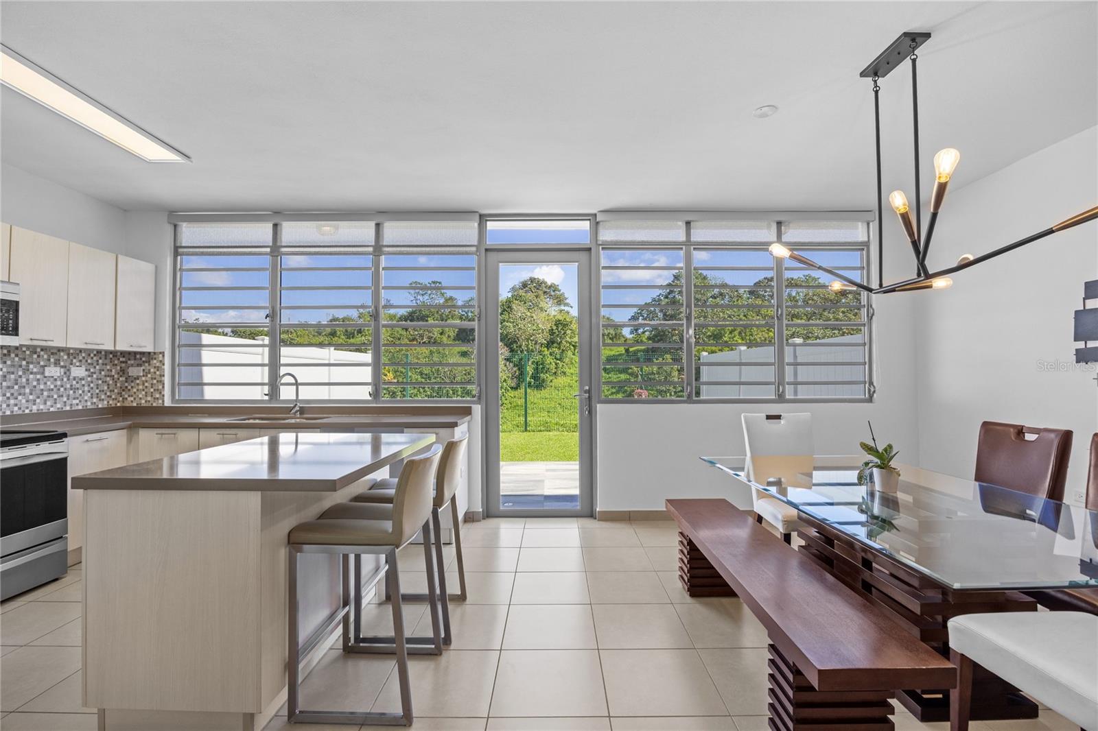 11 MONT REAL ST. #14