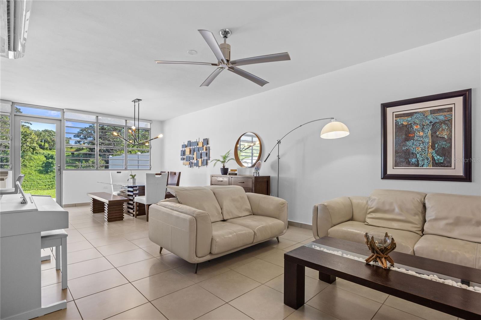 11 MONT REAL ST. #14