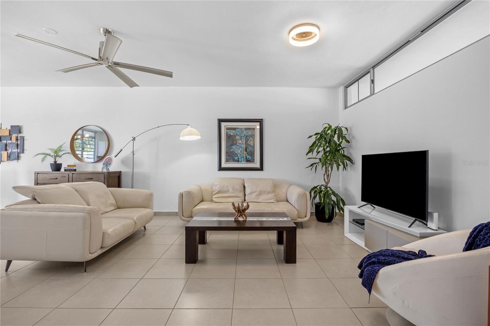 11 MONT REAL ST. #14