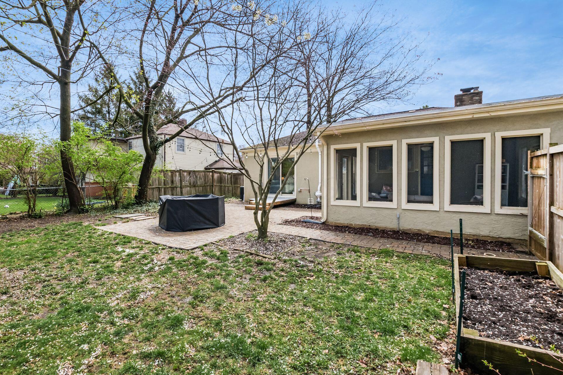 1490 College Hill Drive