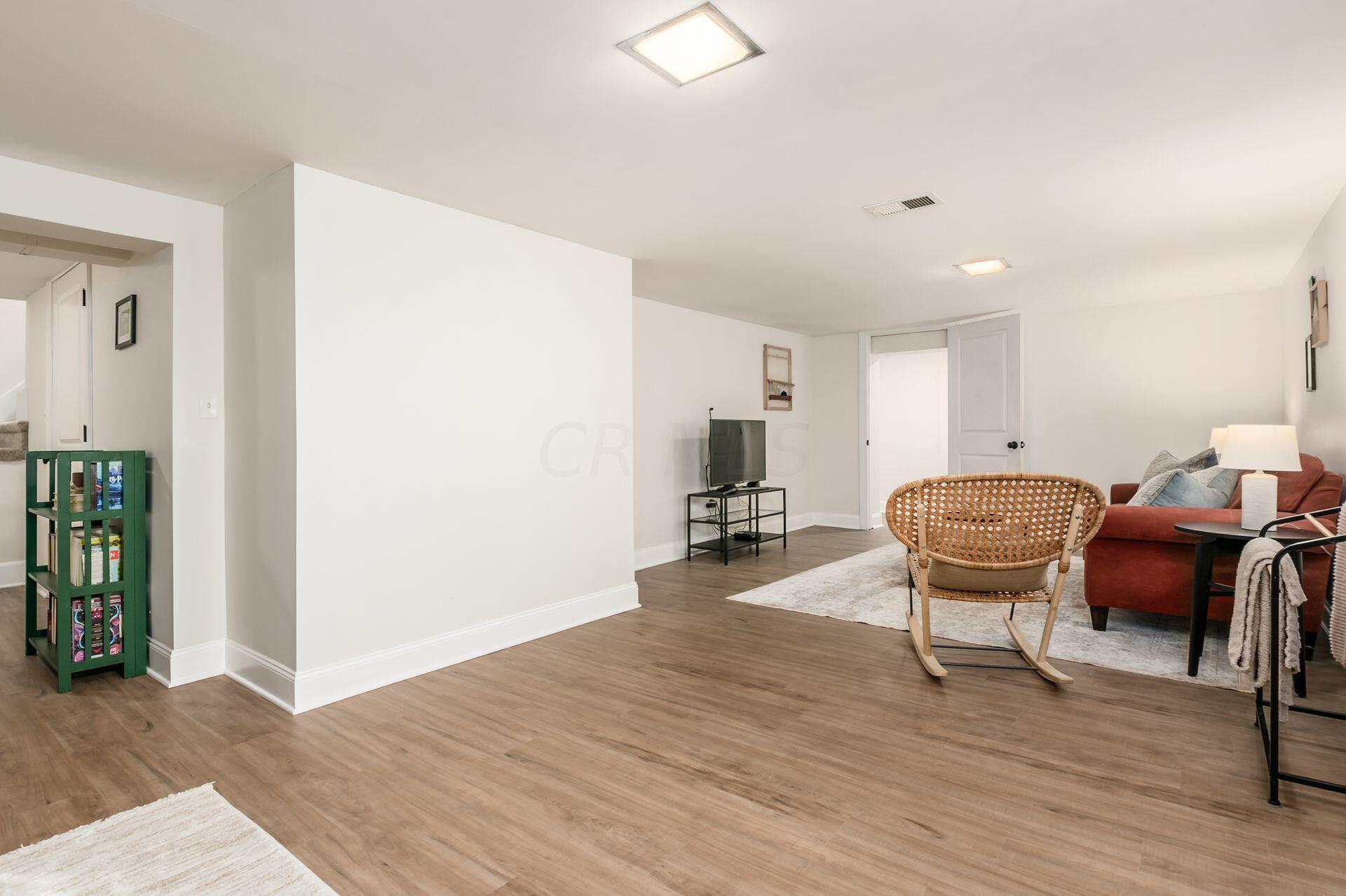 1490 College Hill Drive