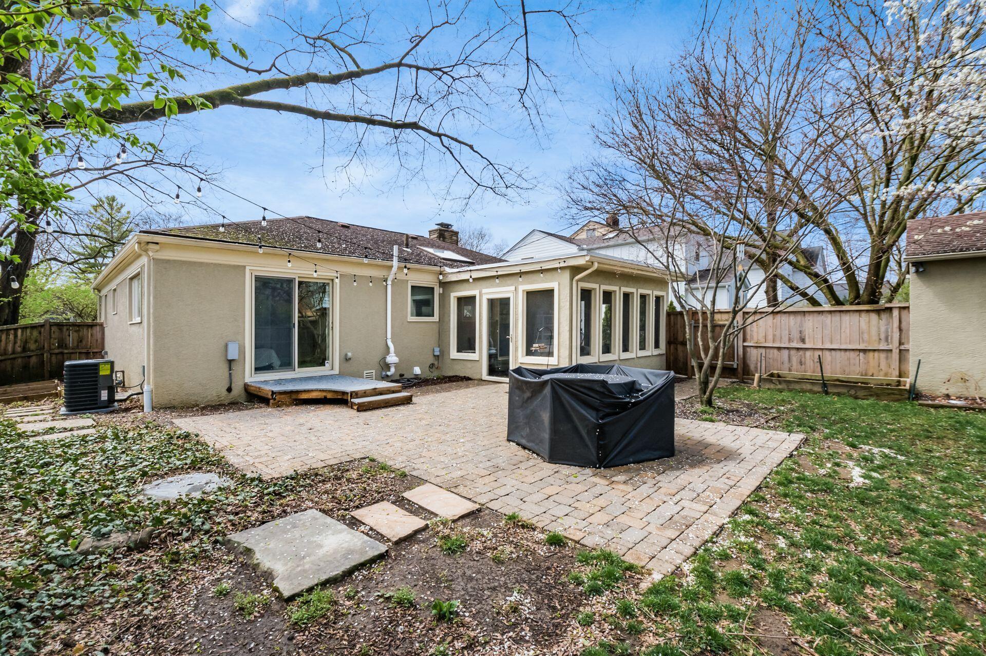 1490 College Hill Drive