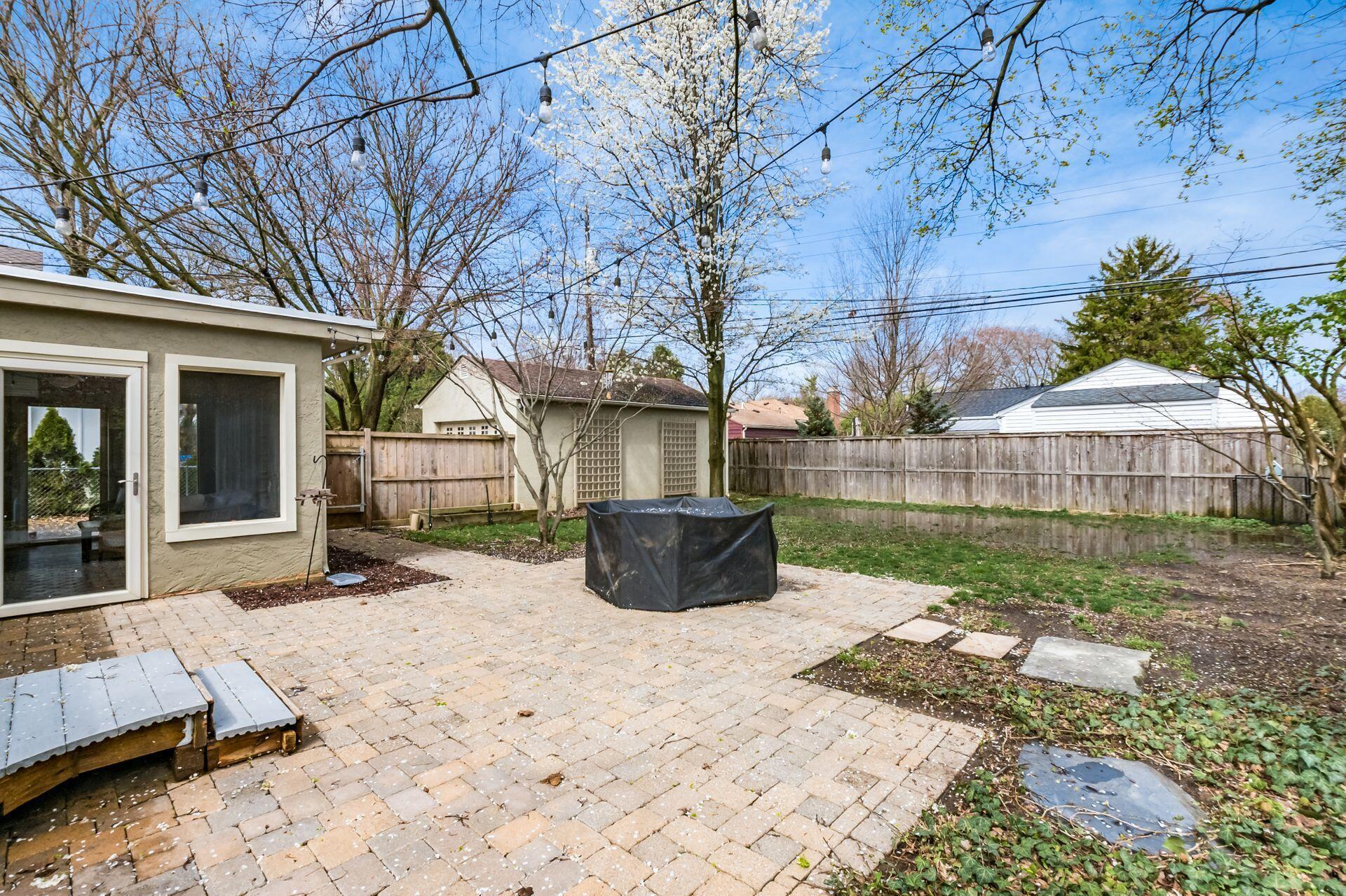 1490 College Hill Drive