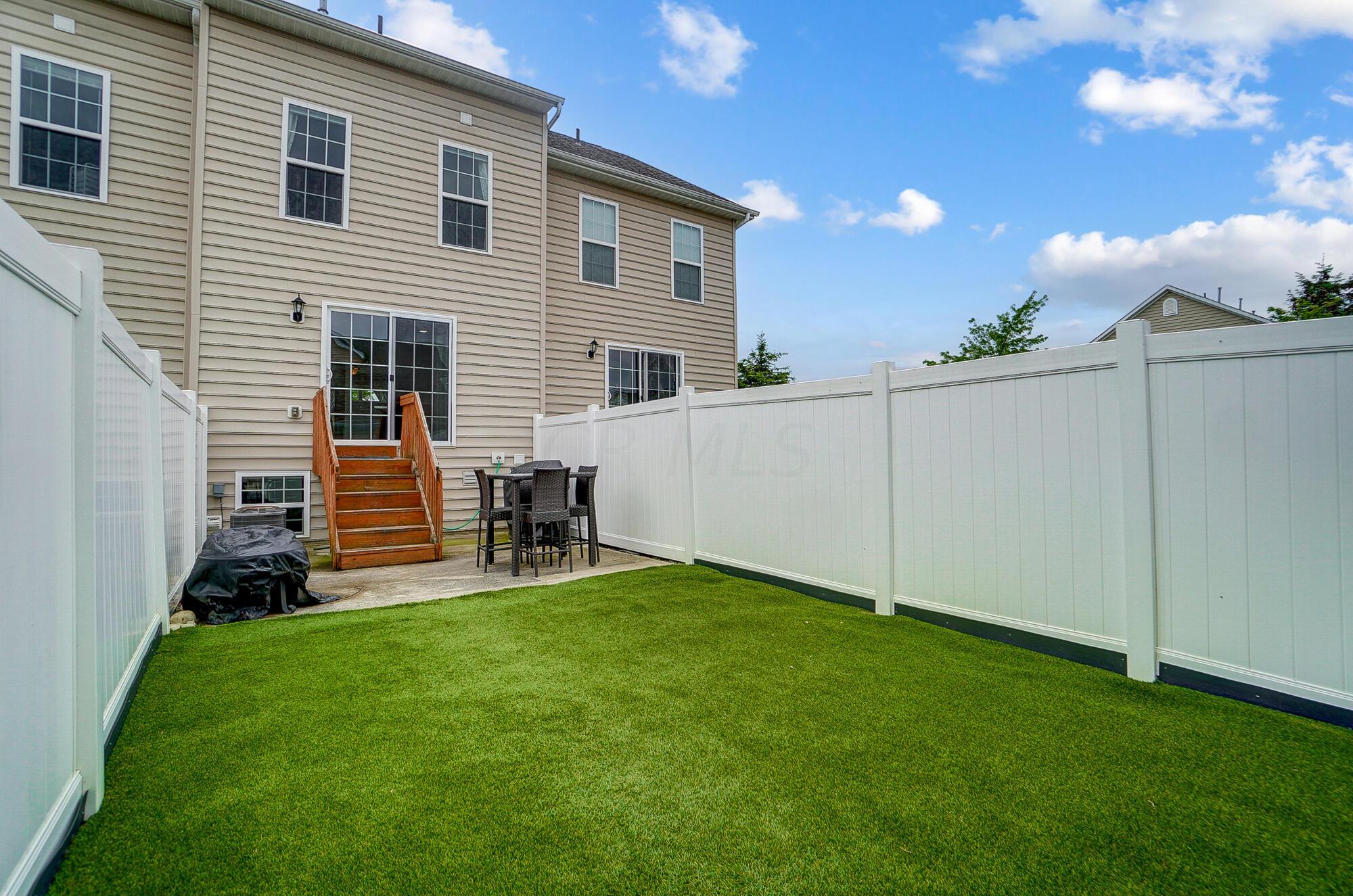 5524 Sentinel Falls Street, Unit 4