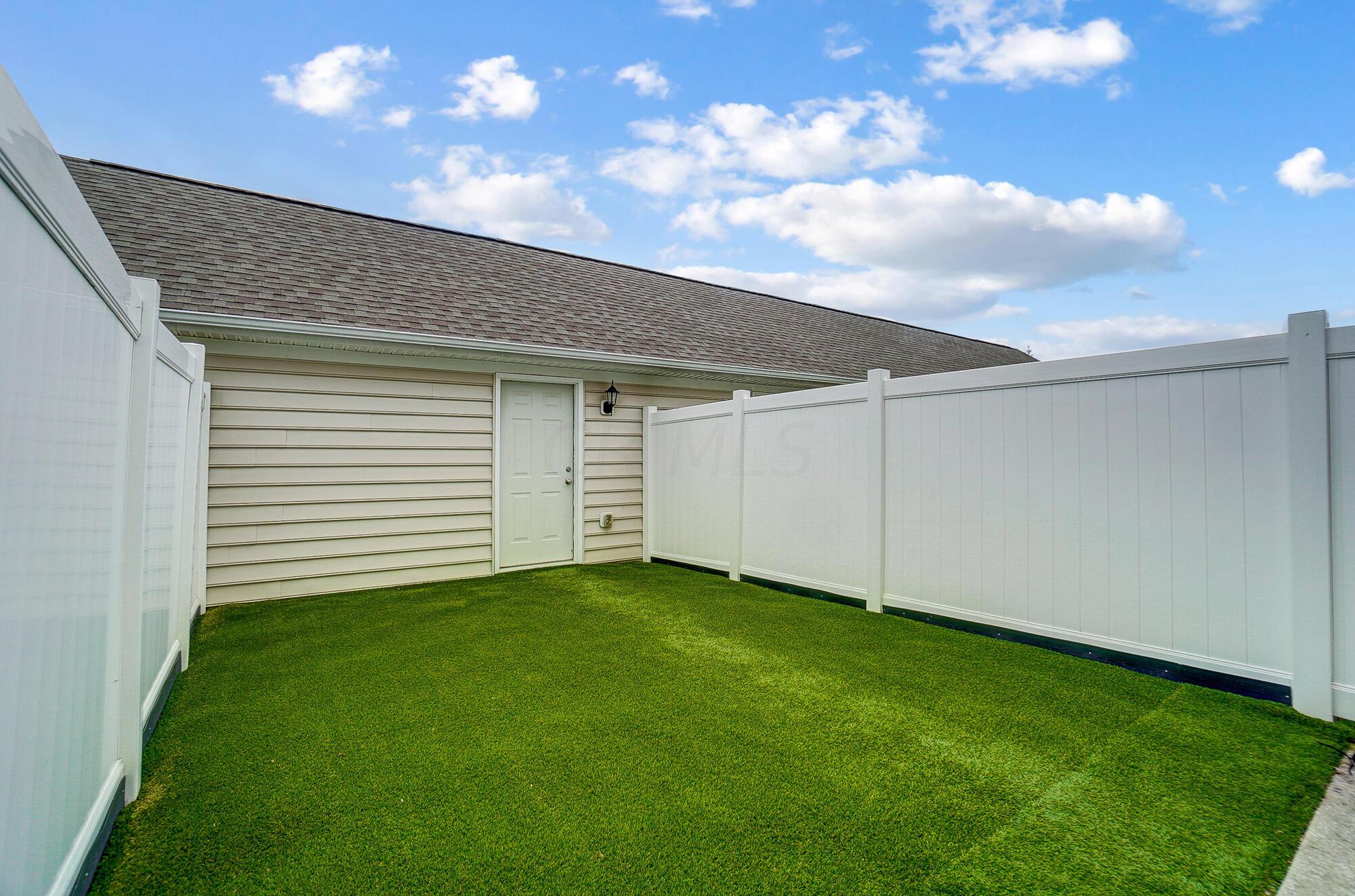 5524 Sentinel Falls Street, Unit 4