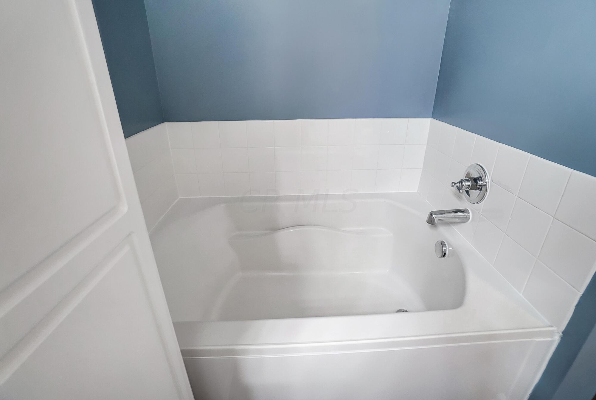 5524 Sentinel Falls Street, Unit 4