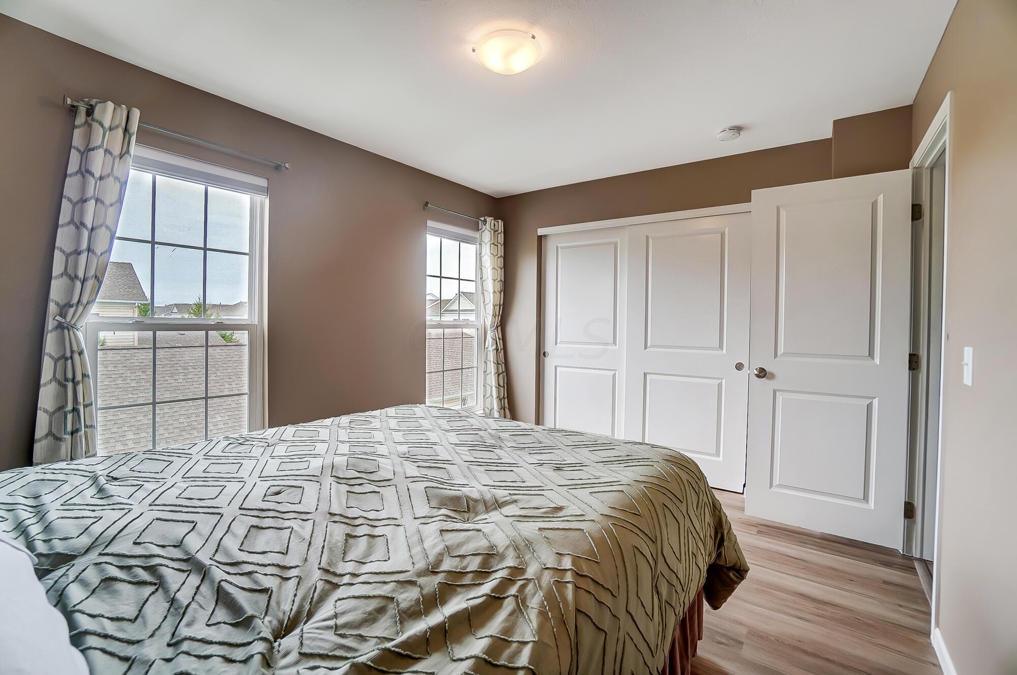 5524 Sentinel Falls Street, Unit 4