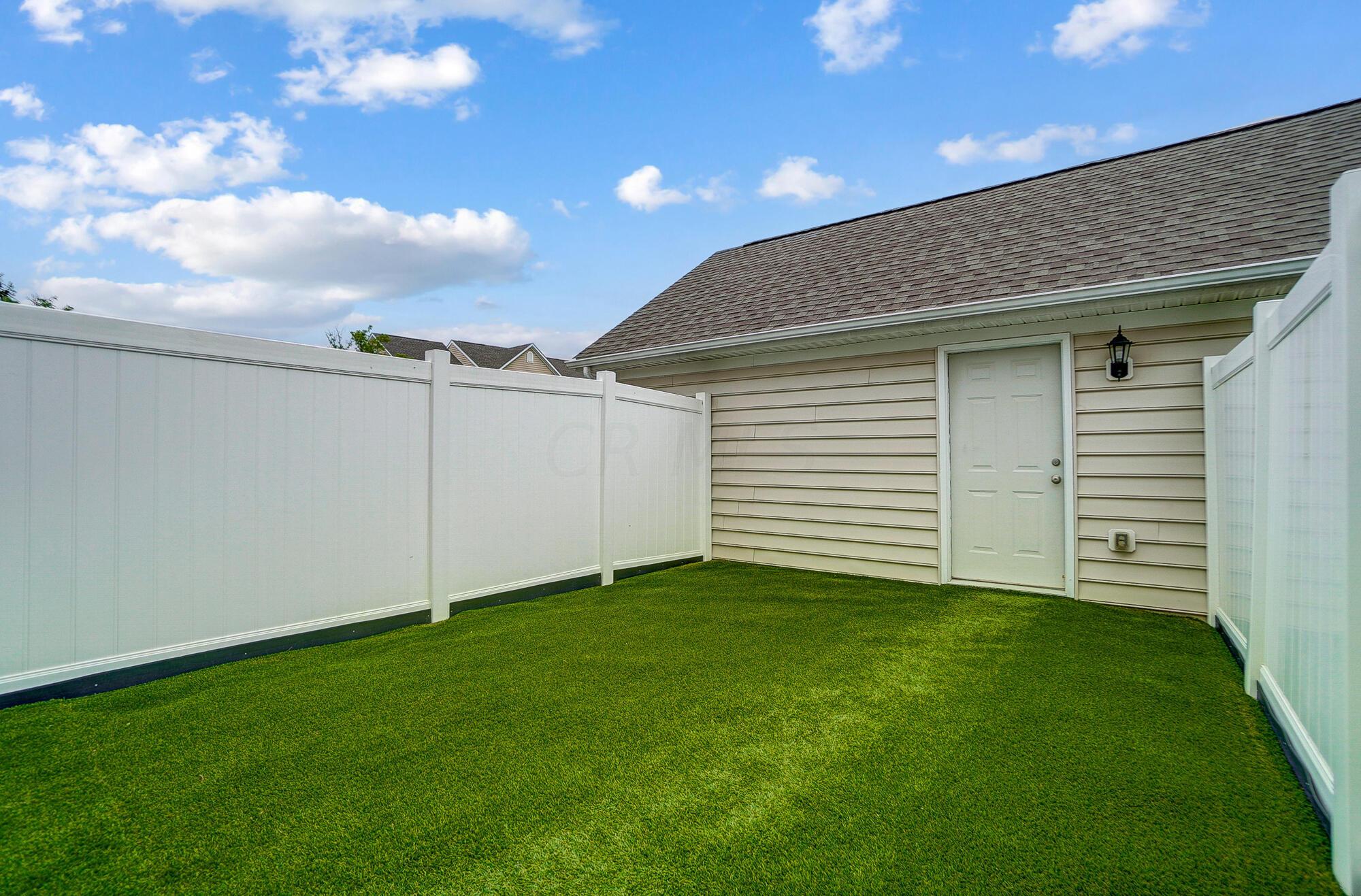 5524 Sentinel Falls Street, Unit 4