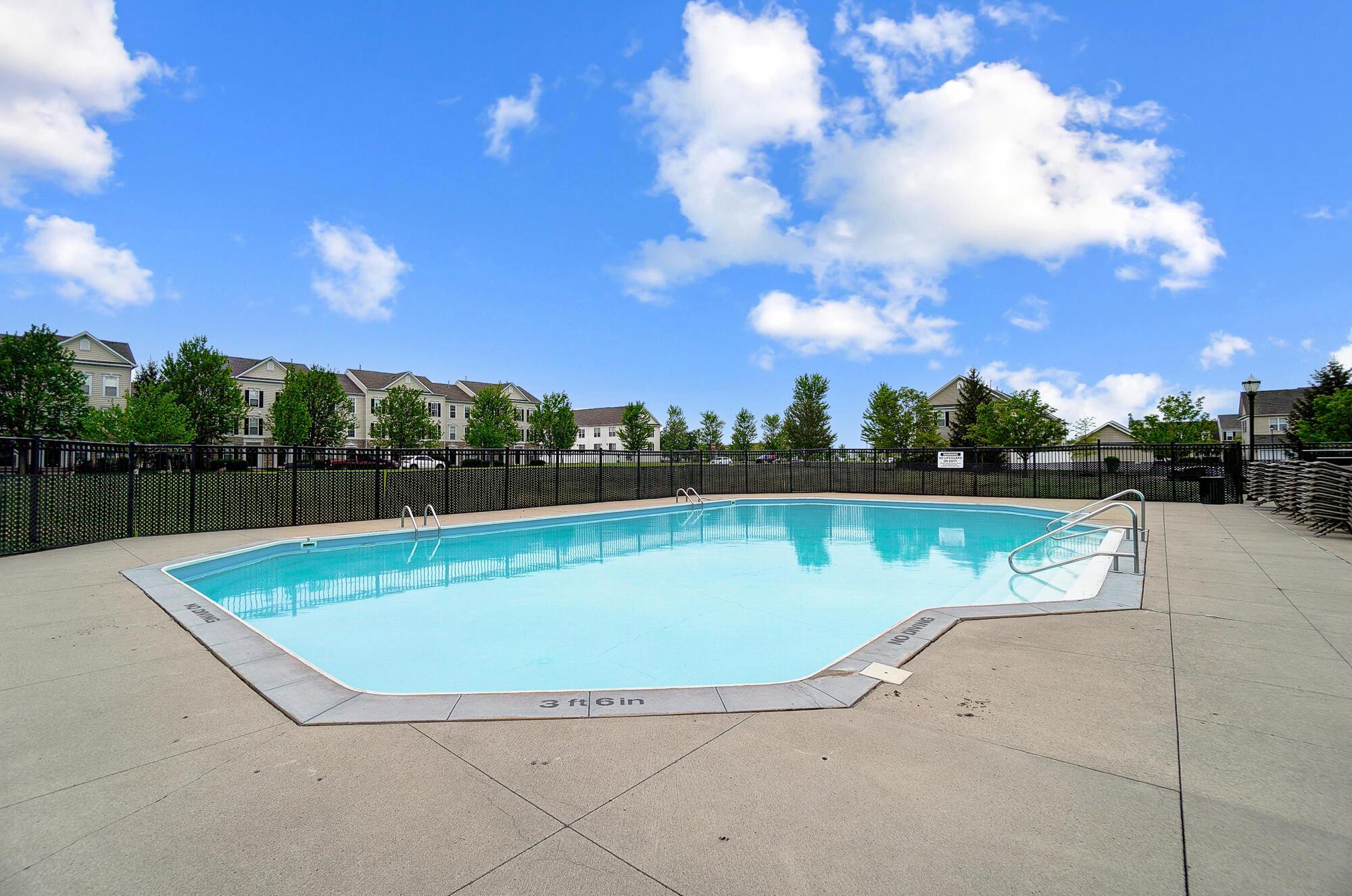 5524 Sentinel Falls Street, Unit 4