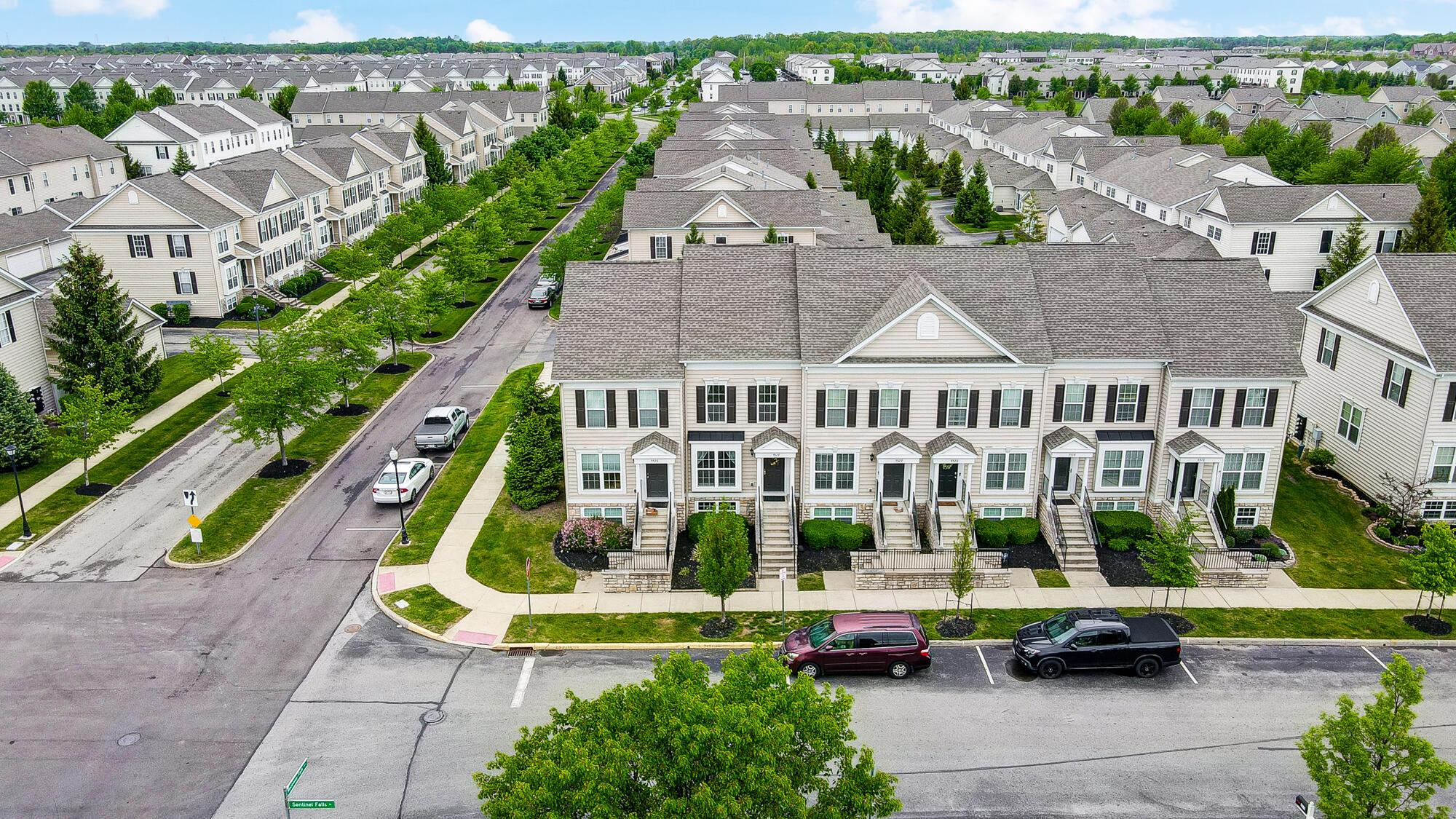 5524 Sentinel Falls Street, Unit 4