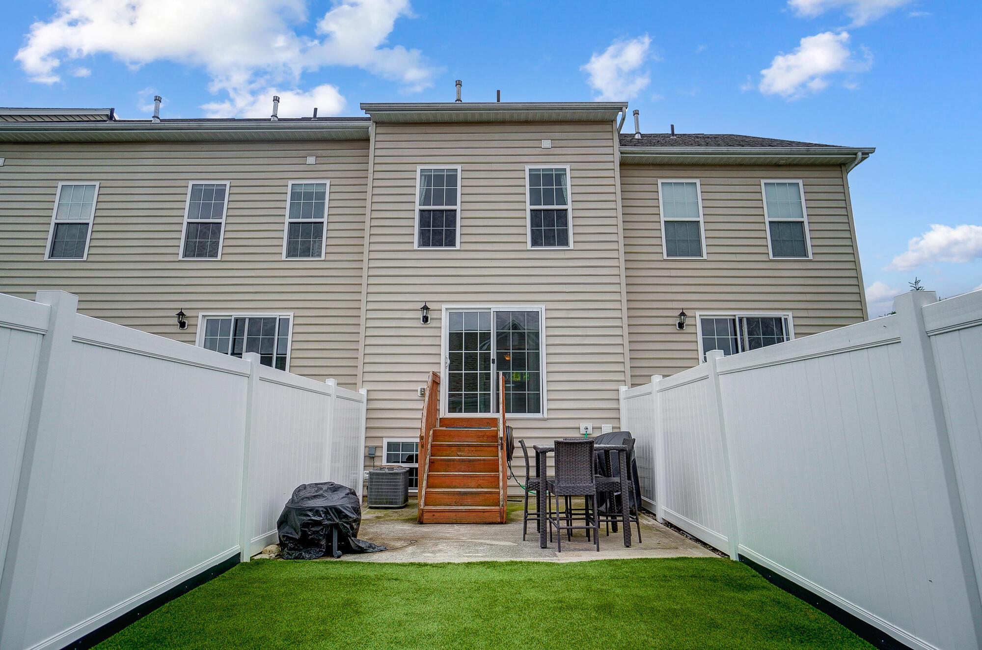 5524 Sentinel Falls Street, Unit 4