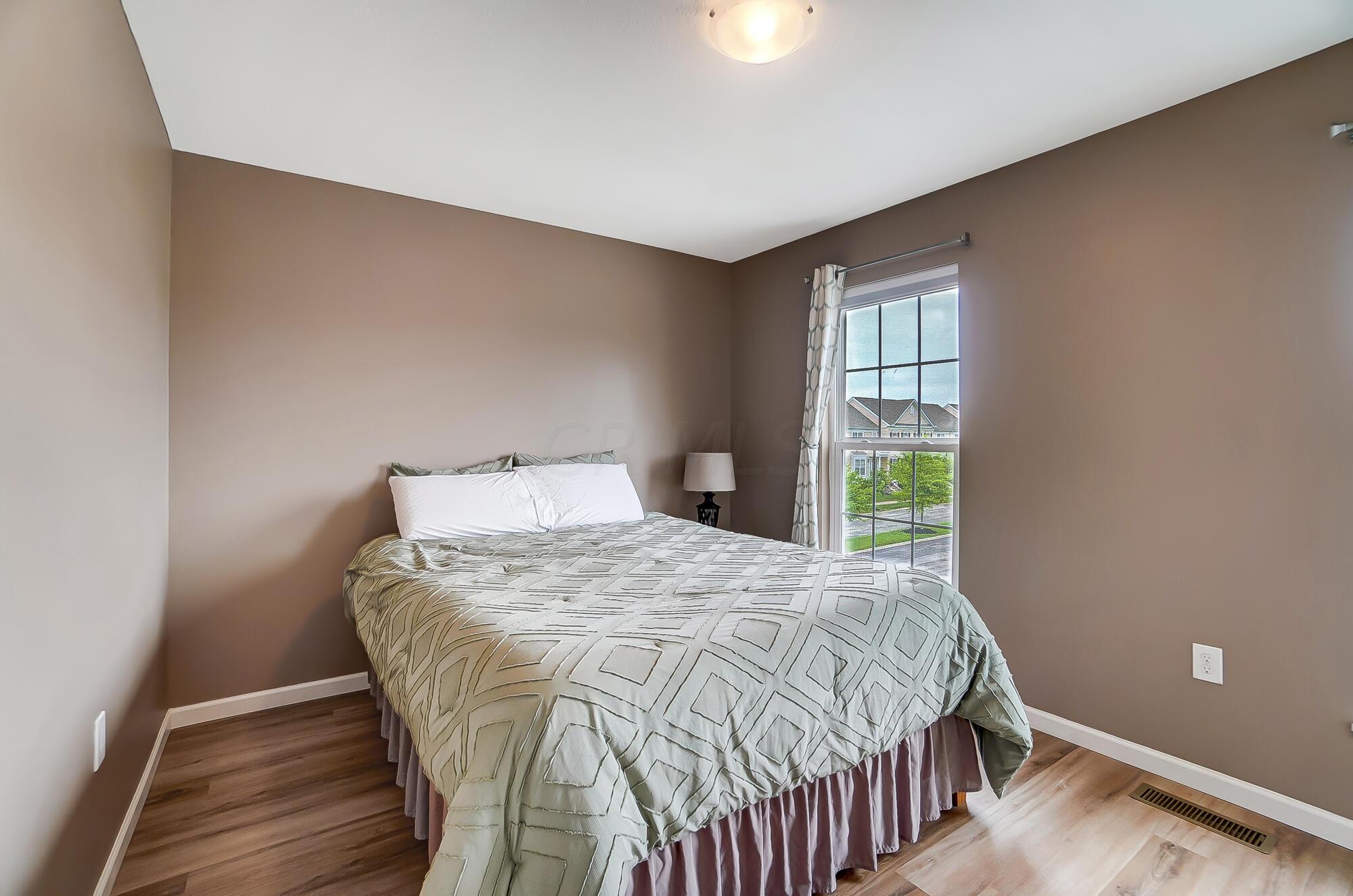 5524 Sentinel Falls Street, Unit 4