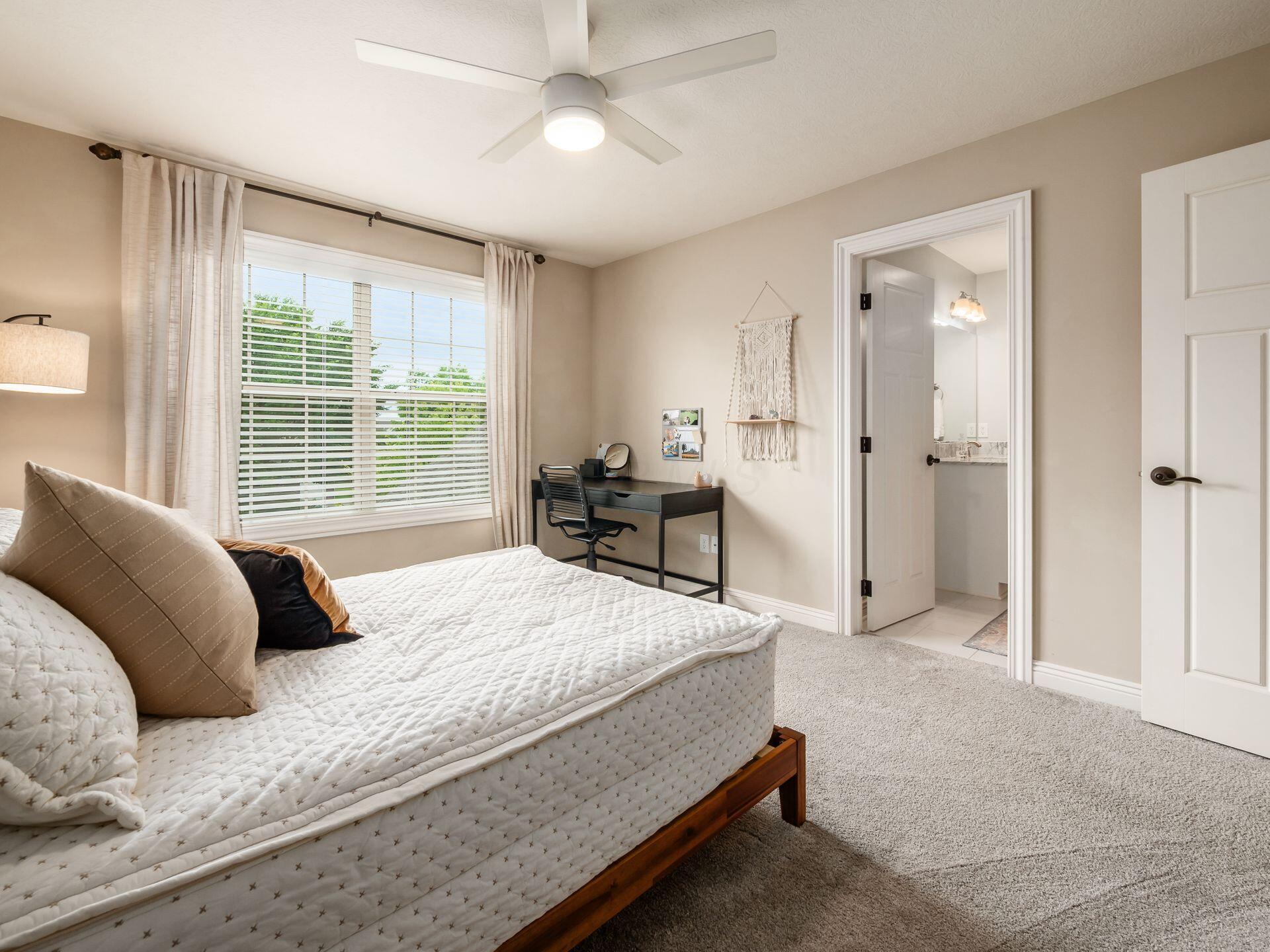 5808 Glendavon Loop