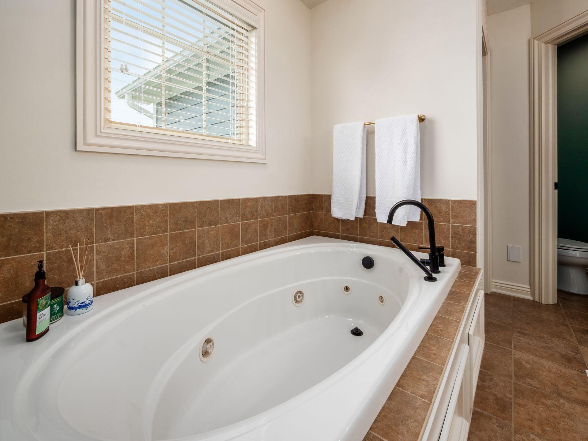 5808 Glendavon Loop