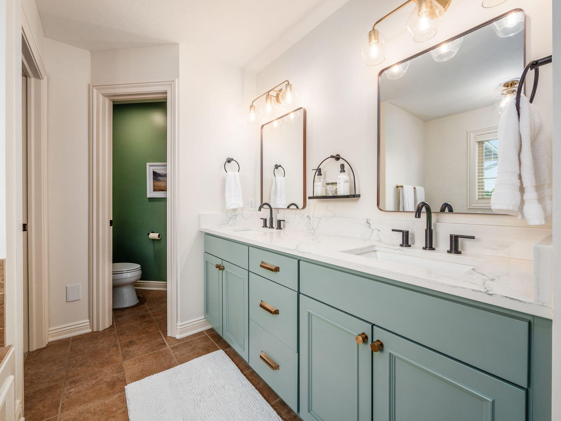 5808 Glendavon Loop