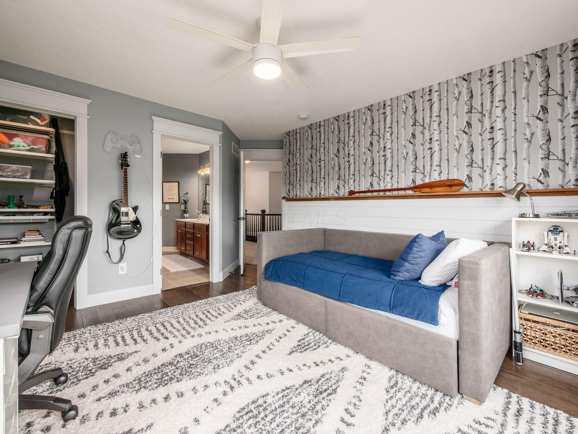 5808 Glendavon Loop